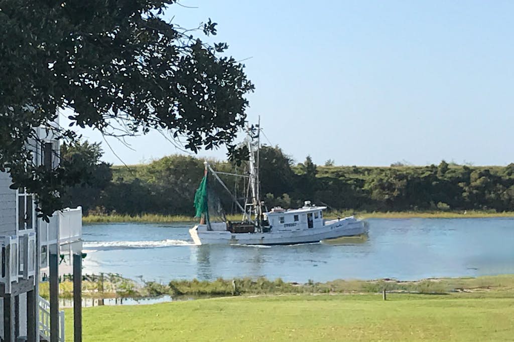 Coastal Cottage: Intracoastal Waterway-view cottage with private deck, & central AC
