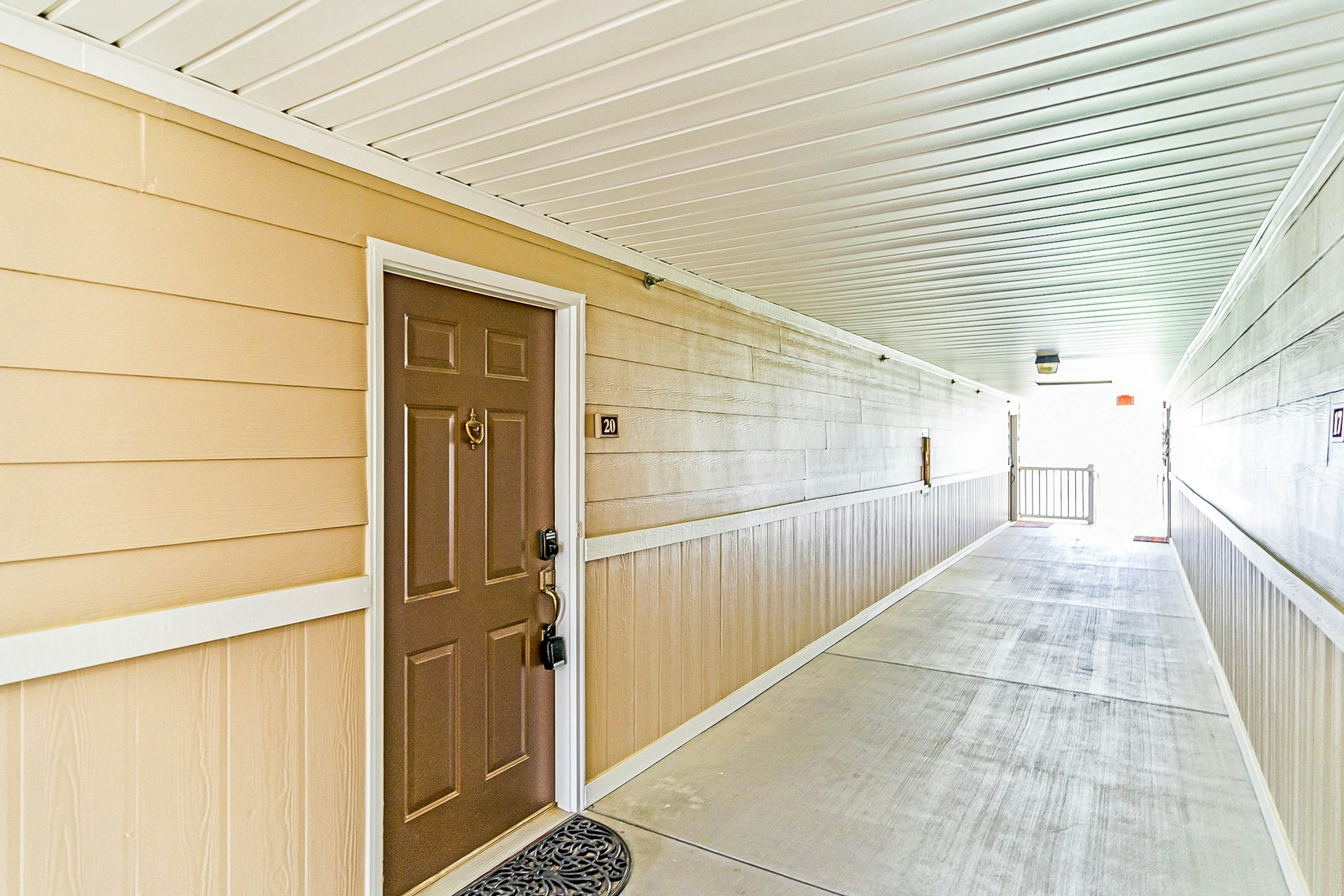 CAL02 Crow Creek Perch