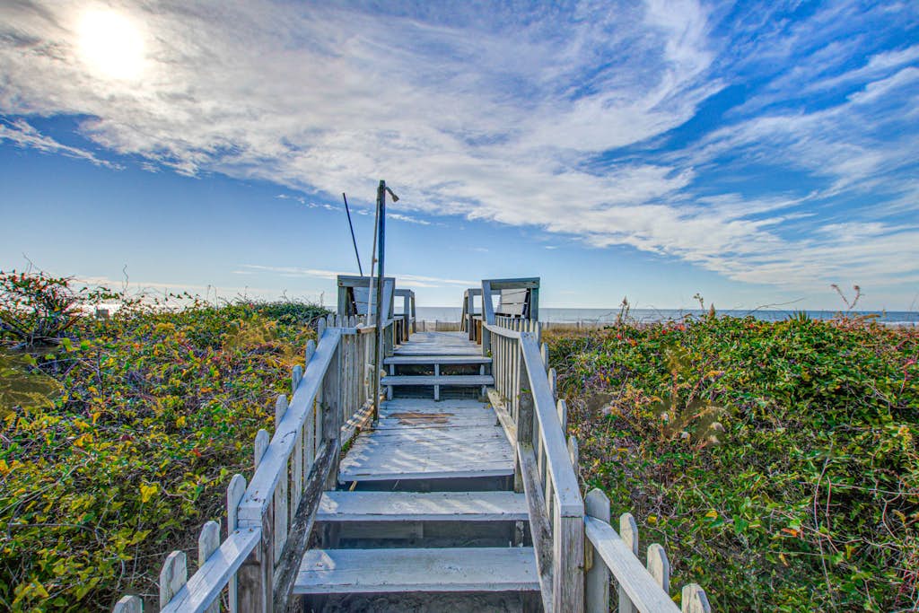 Beautiful oceanfront house w/private pool, central AC, W/D, patio