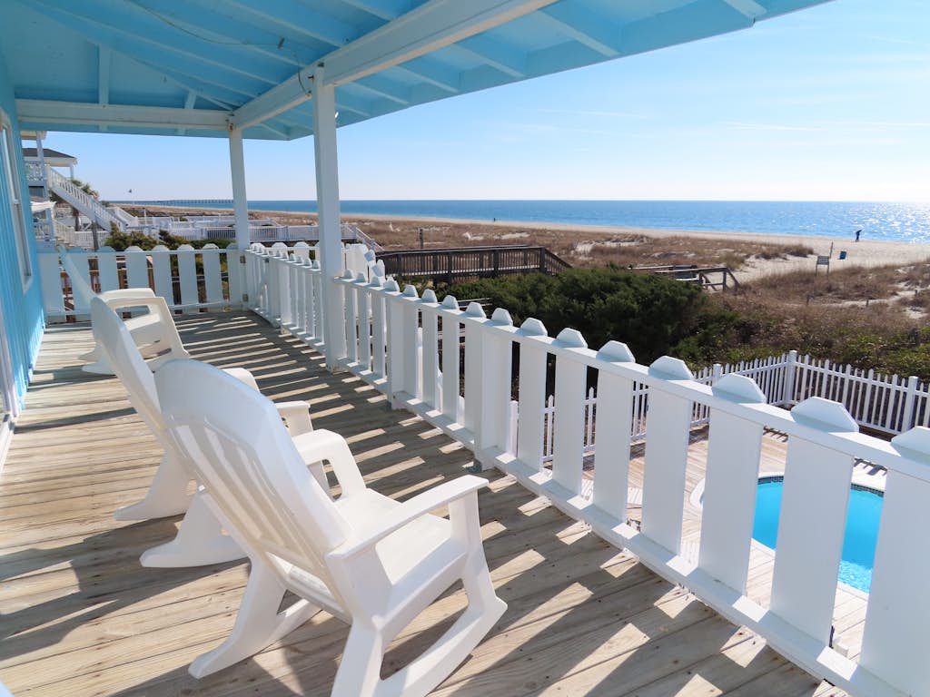Beautiful oceanfront house w/private pool, central AC, W/D, patio
