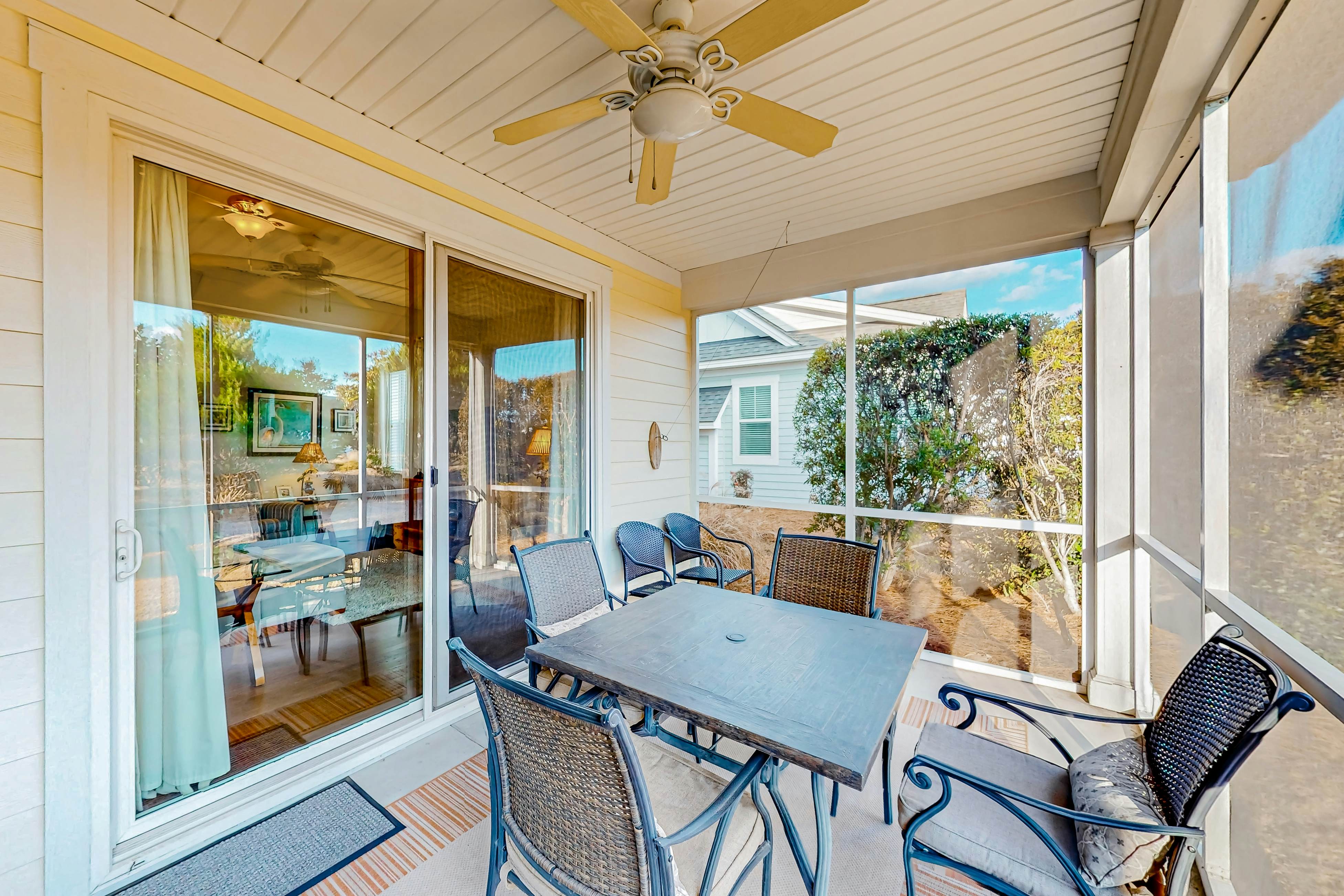 STJ14 Beach Cove Charmer