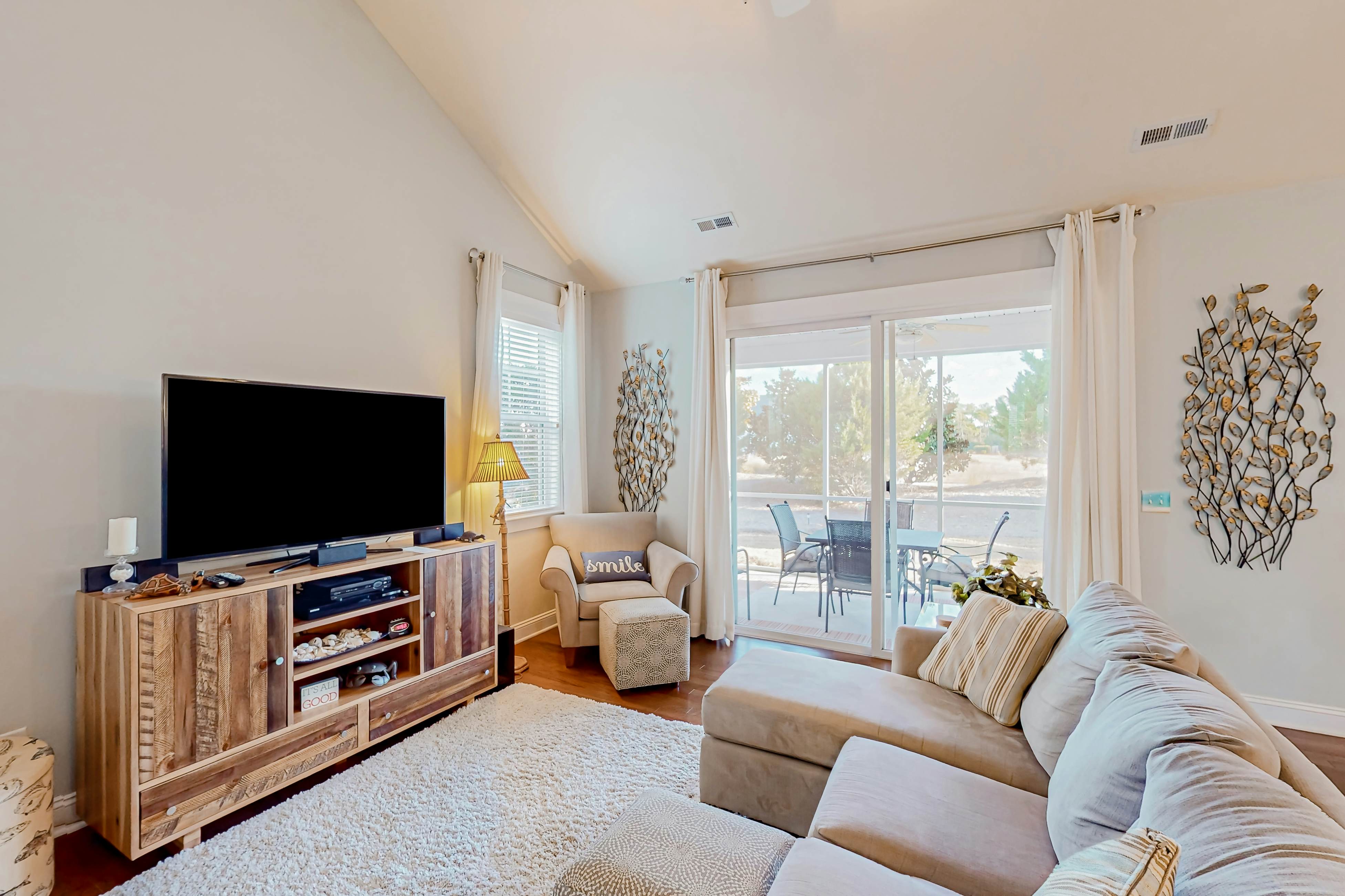 STJ14 Beach Cove Charmer