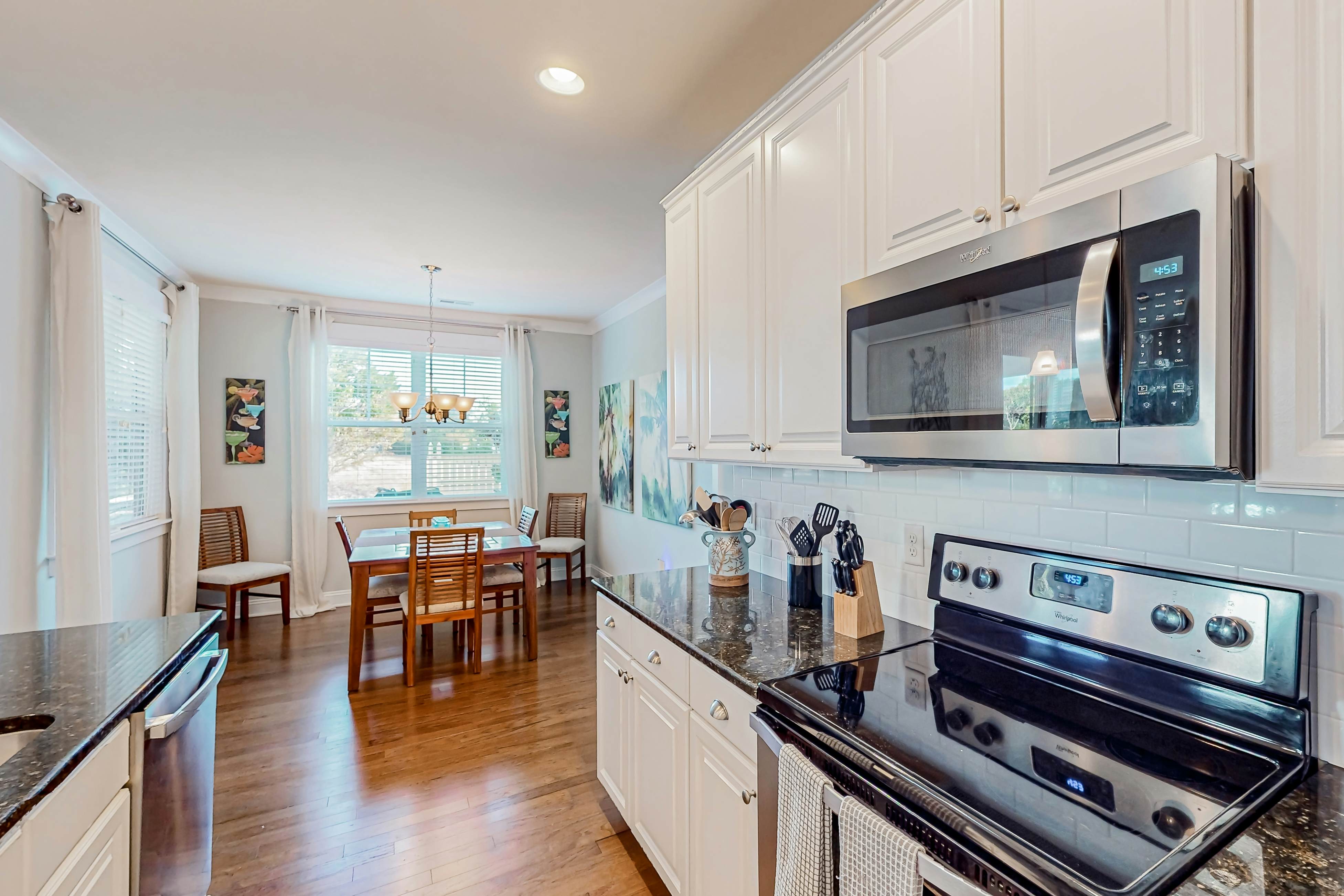 STJ14 Beach Cove Charmer