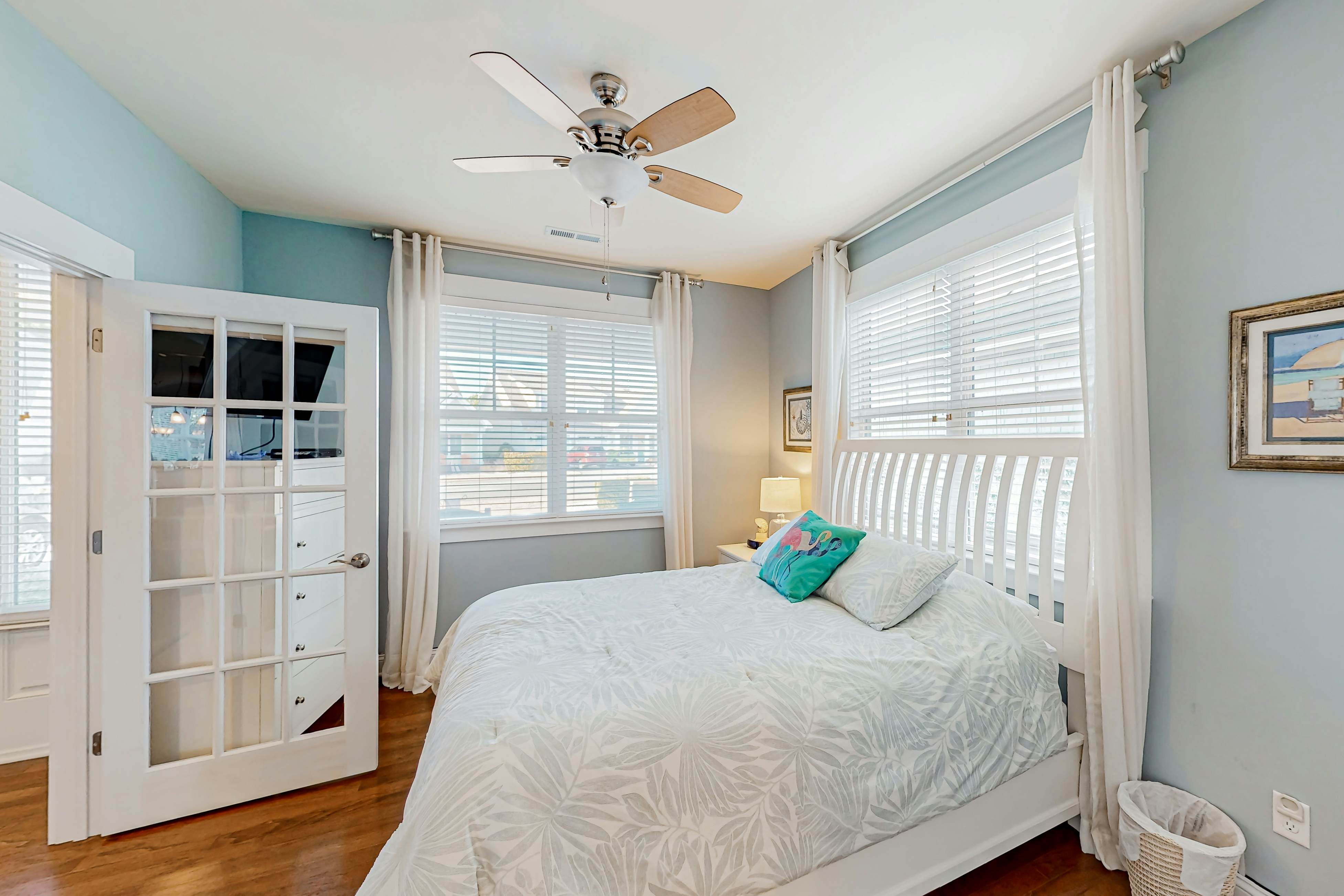 STJ14 Beach Cove Charmer