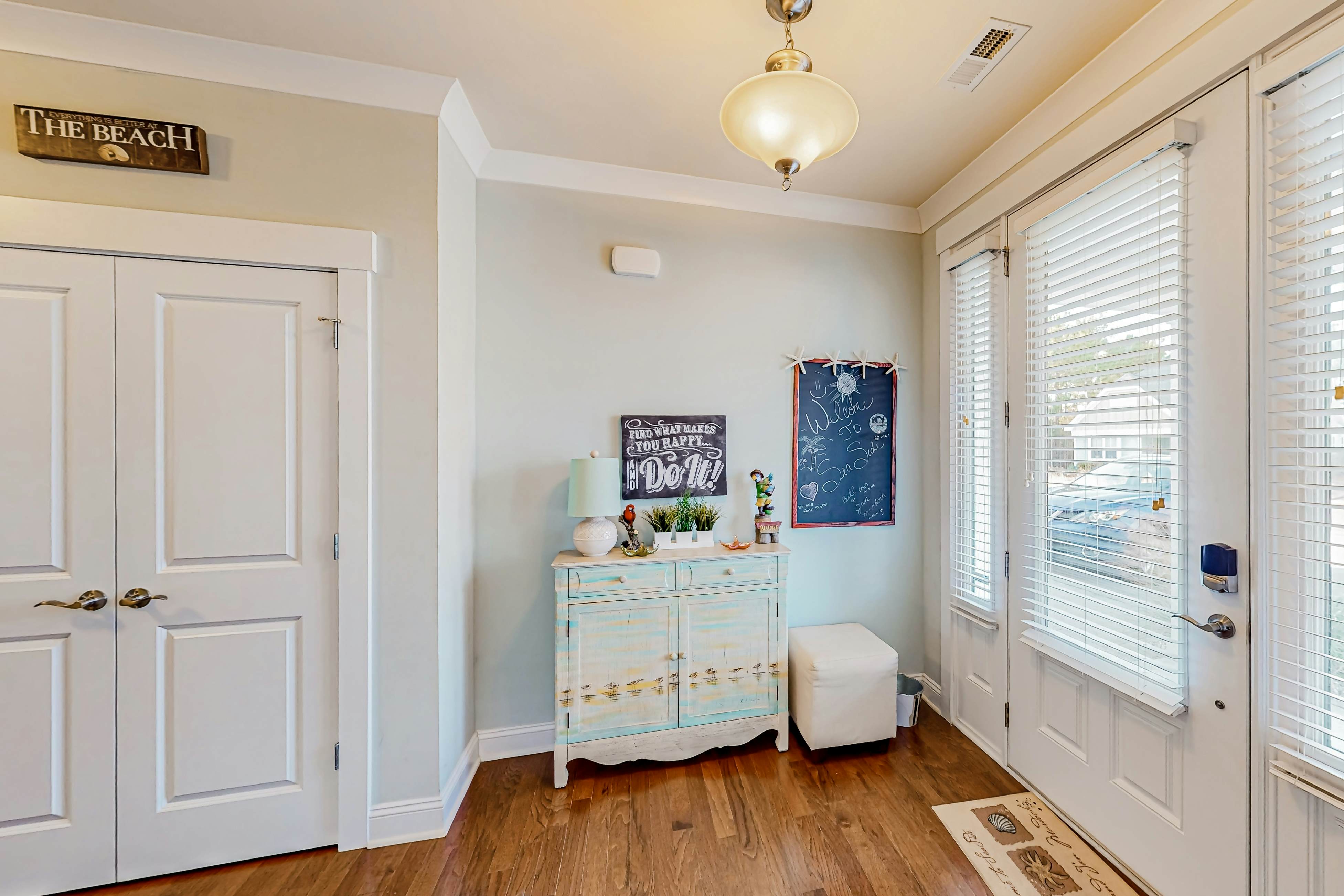 STJ14 Beach Cove Charmer