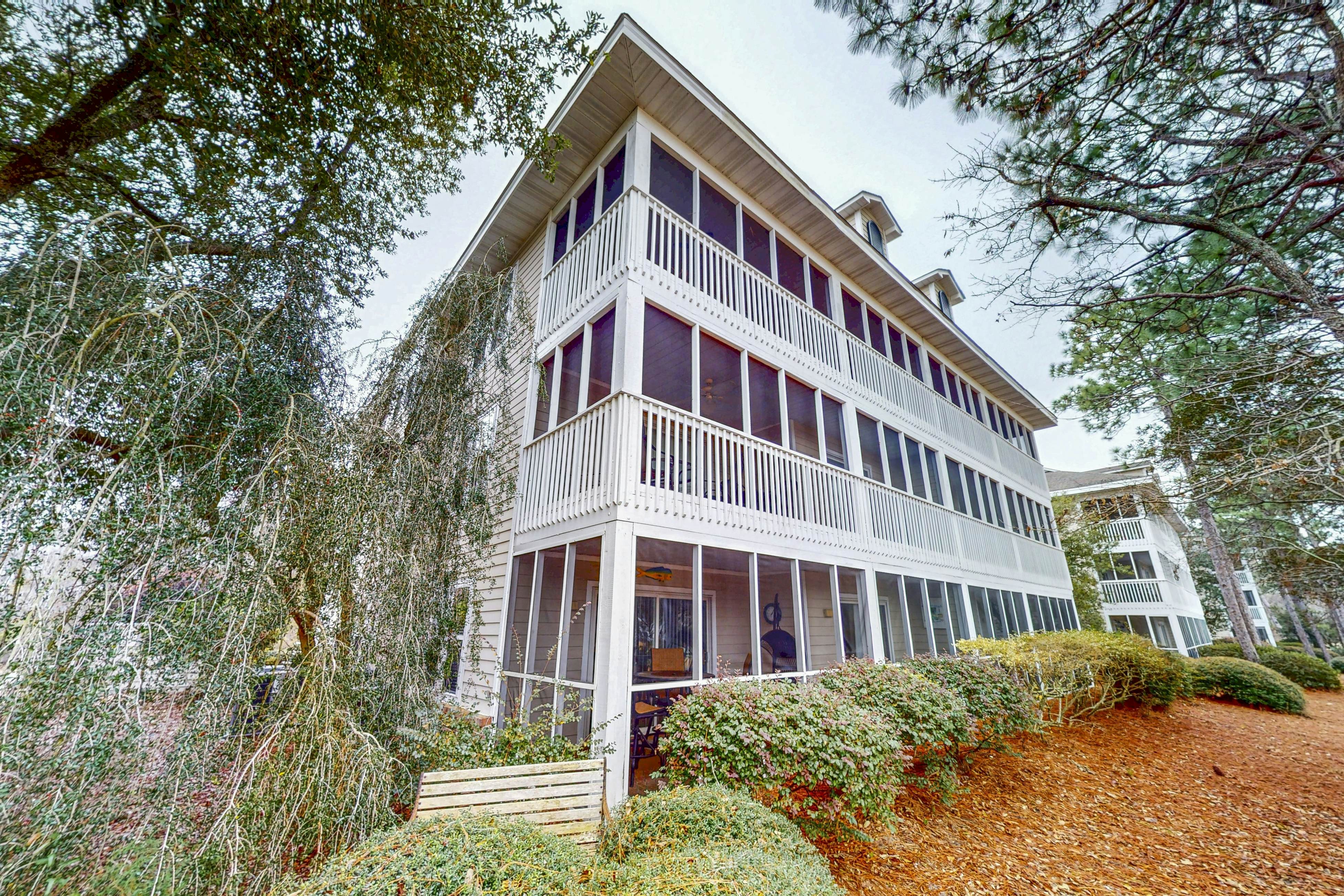 STJ22B  Villa On The Green - Mini Suite