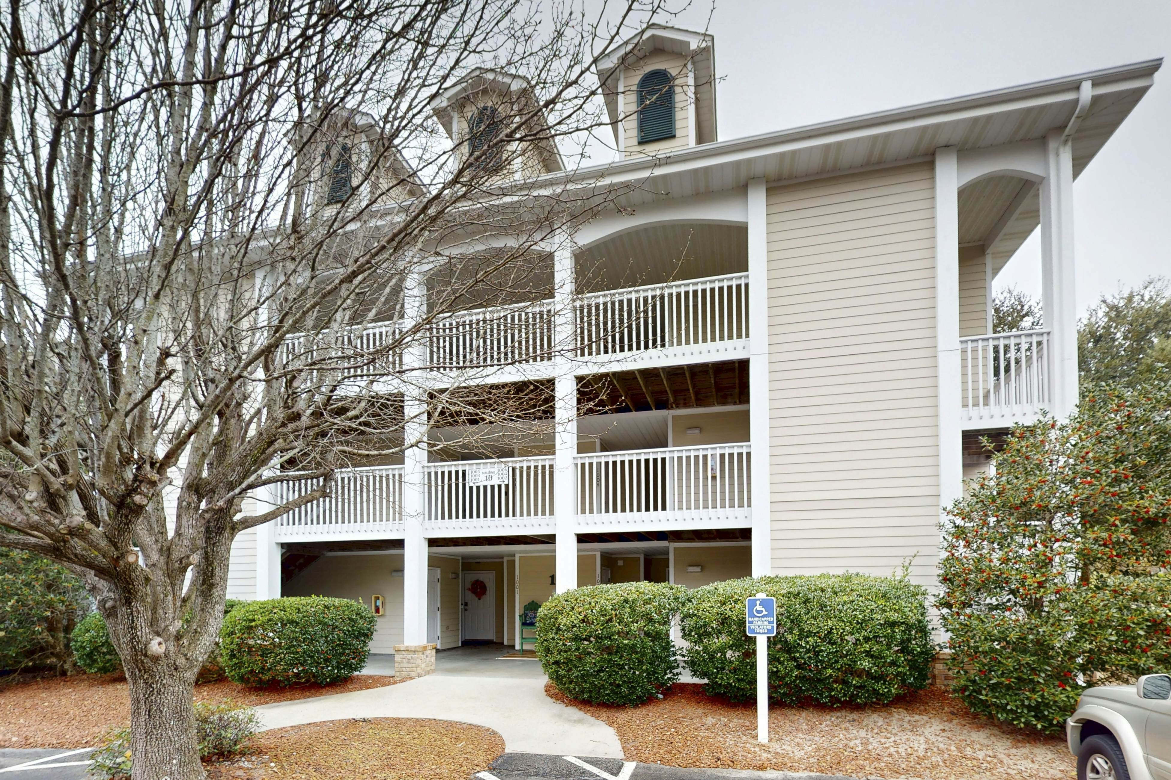 STJ22B  Villa On The Green - Mini Suite