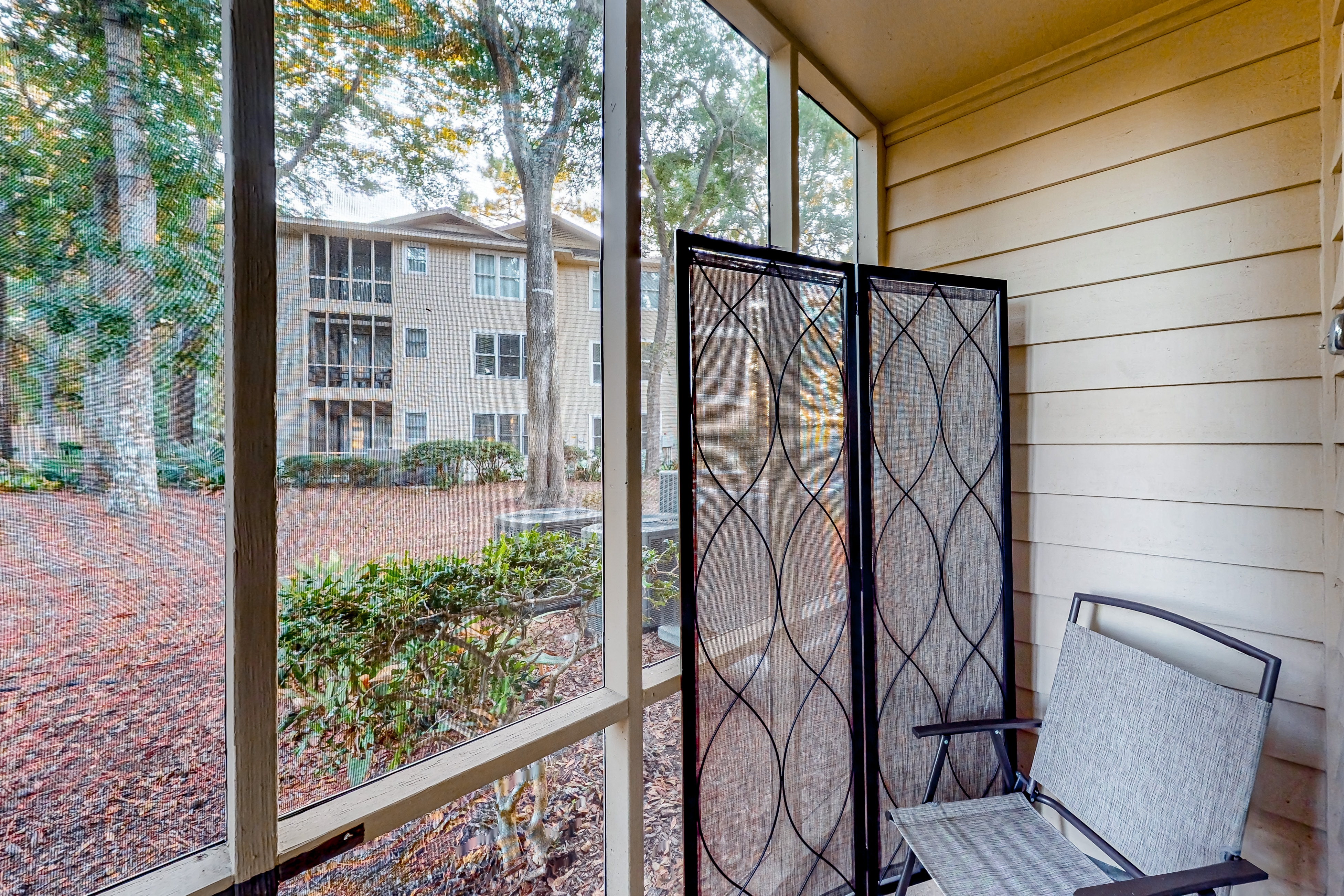 Lovely stay with patio, & kitchenette - dog- & snowbird-friendly