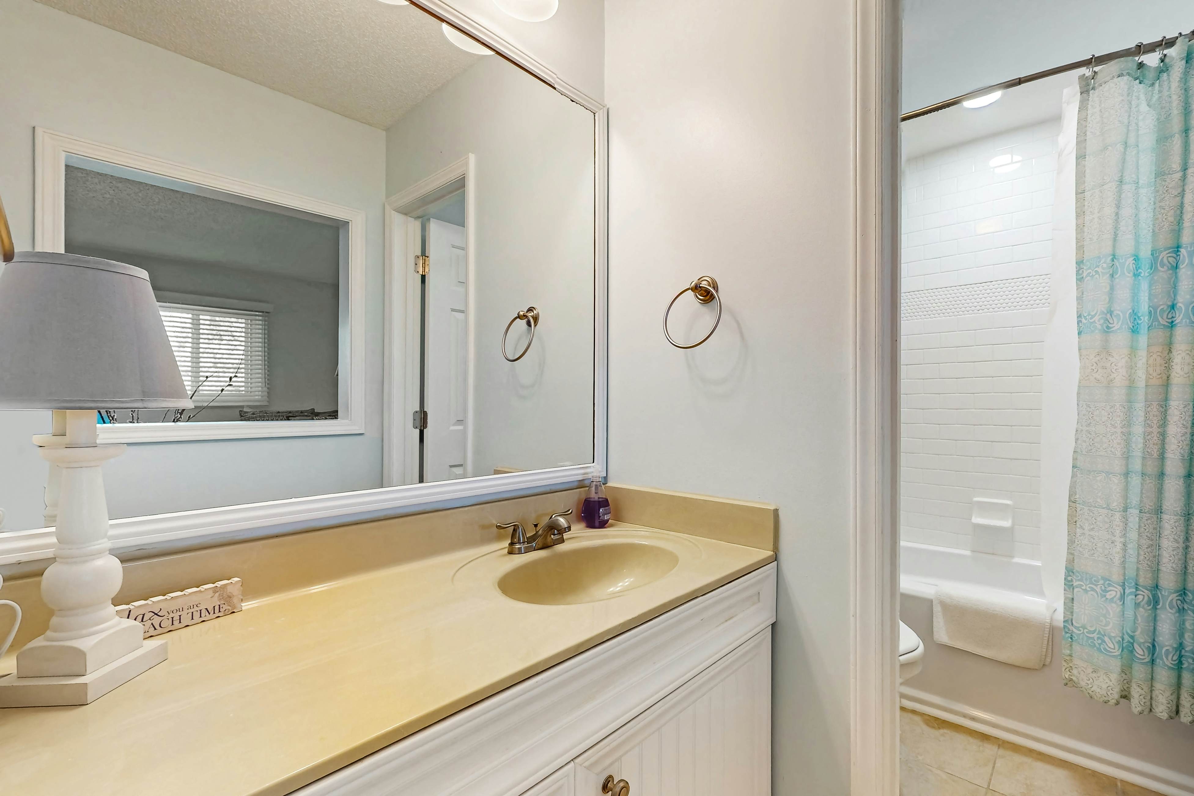 SB51 Colony Place 807-F