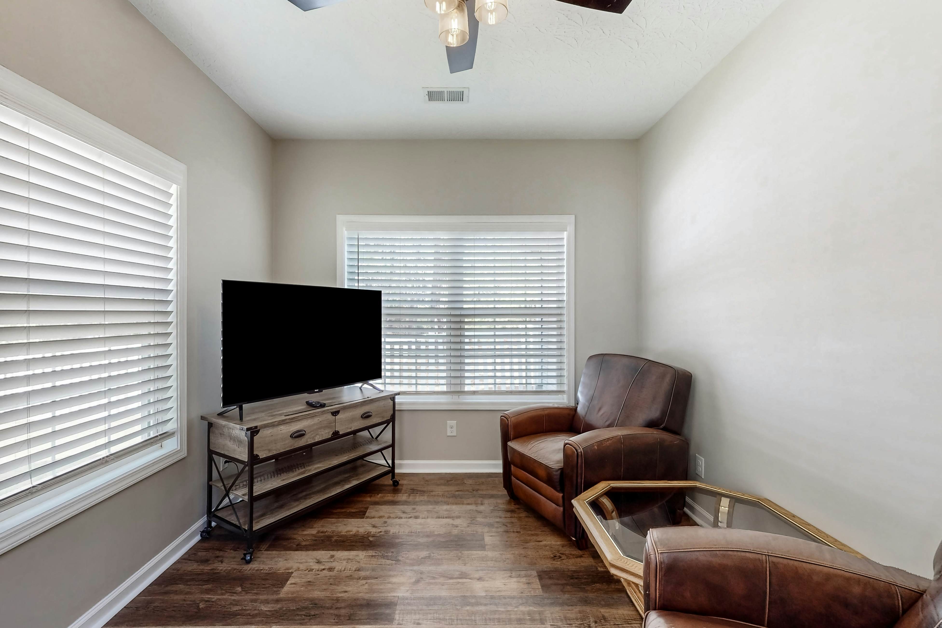 CAL16LR Shells & Shores