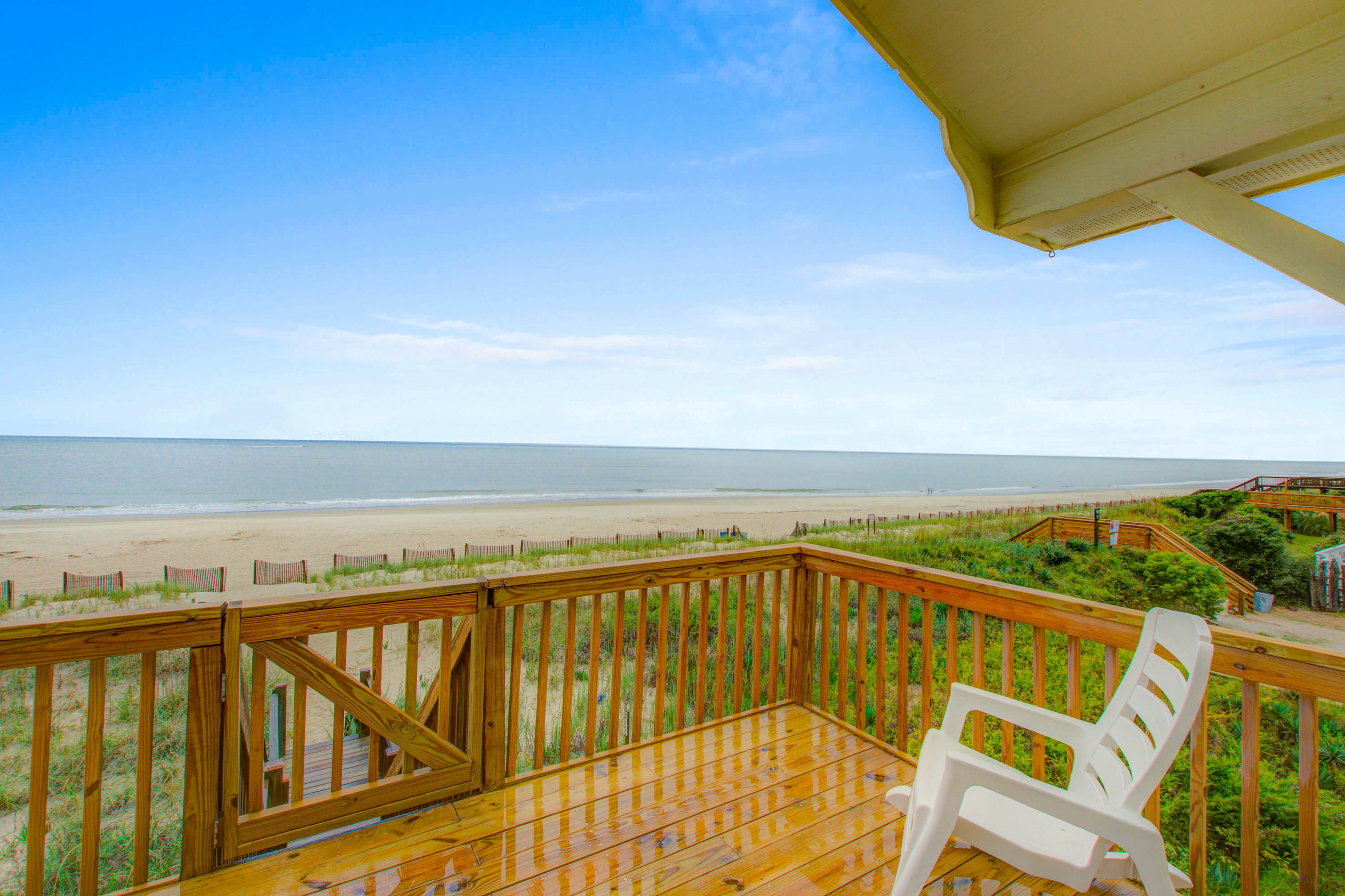 HB01 1 Anchors Away Oceanfront