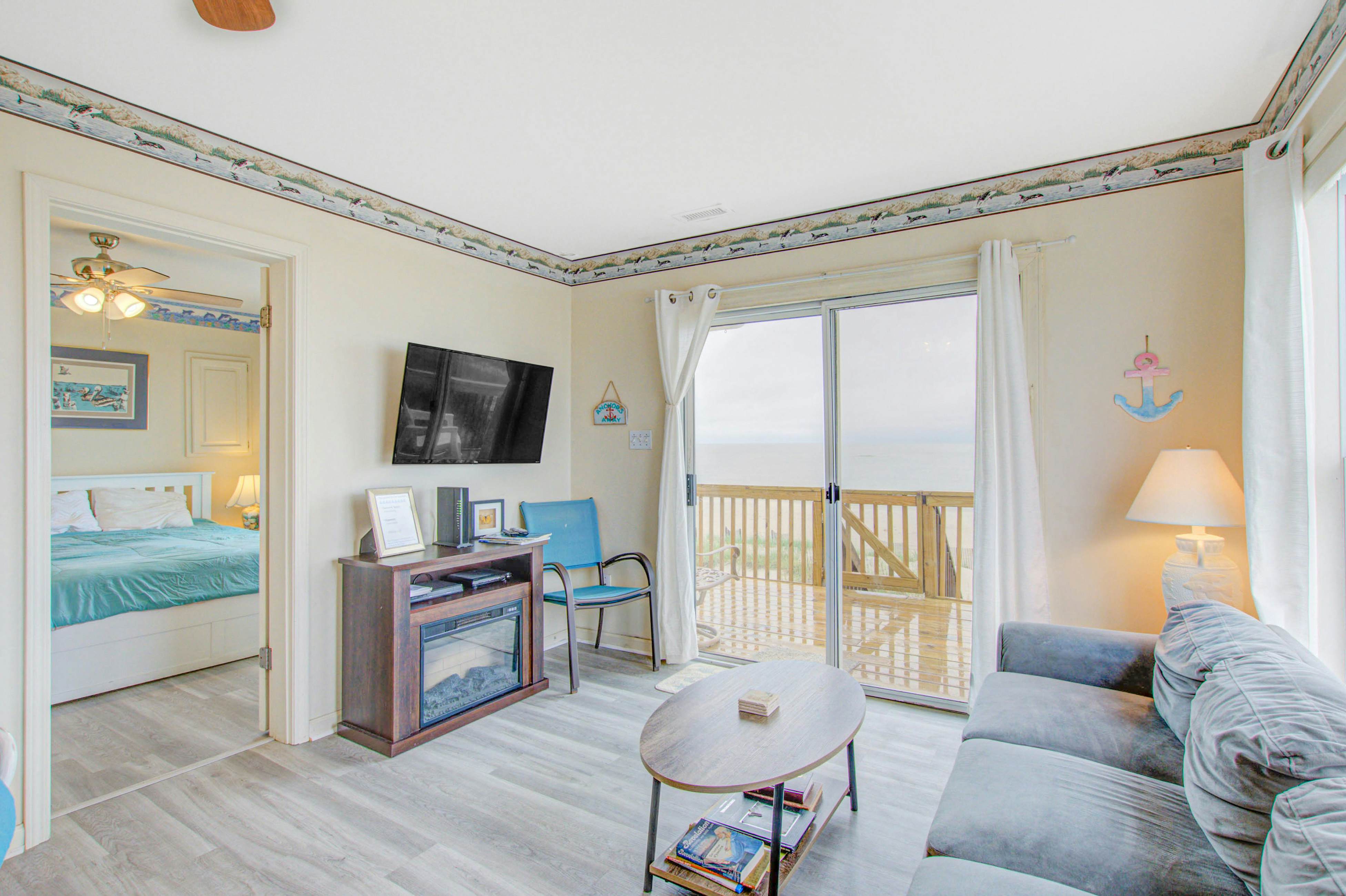 HB01 1 Anchors Away Oceanfront