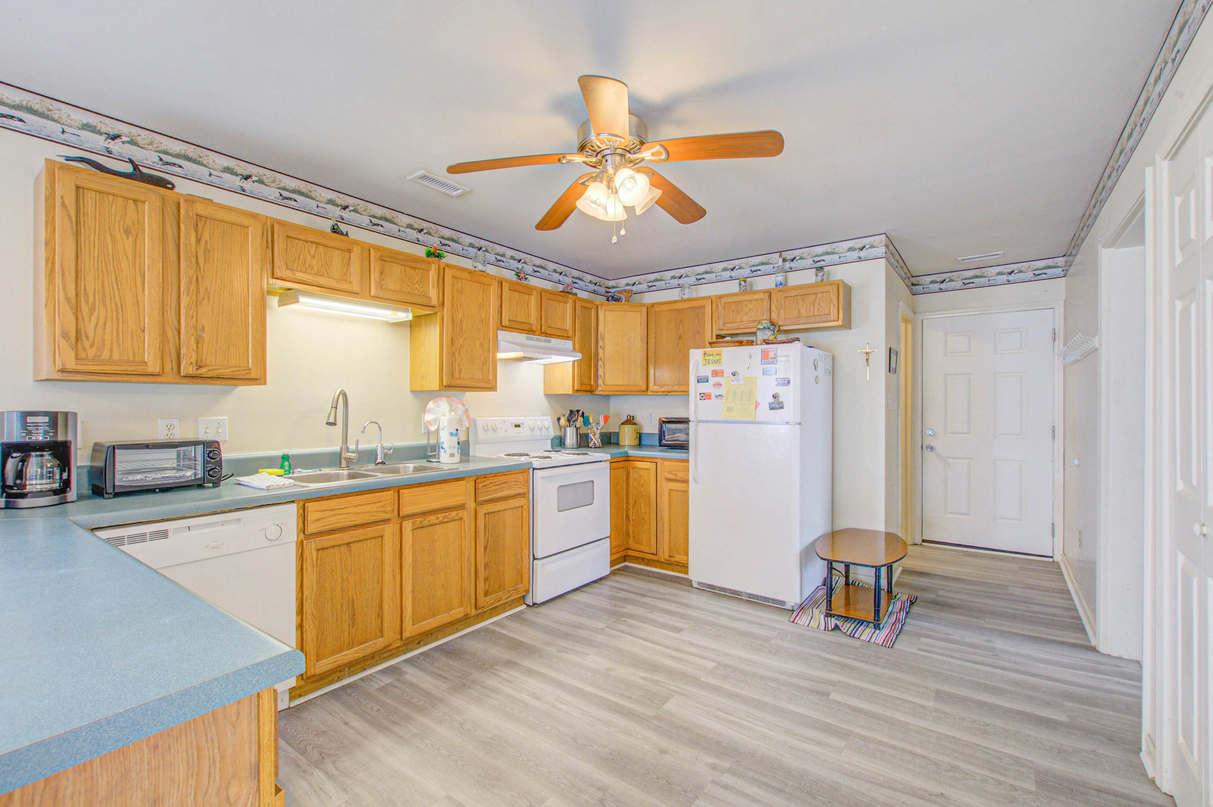 HB01 1 Anchors Away Oceanfront