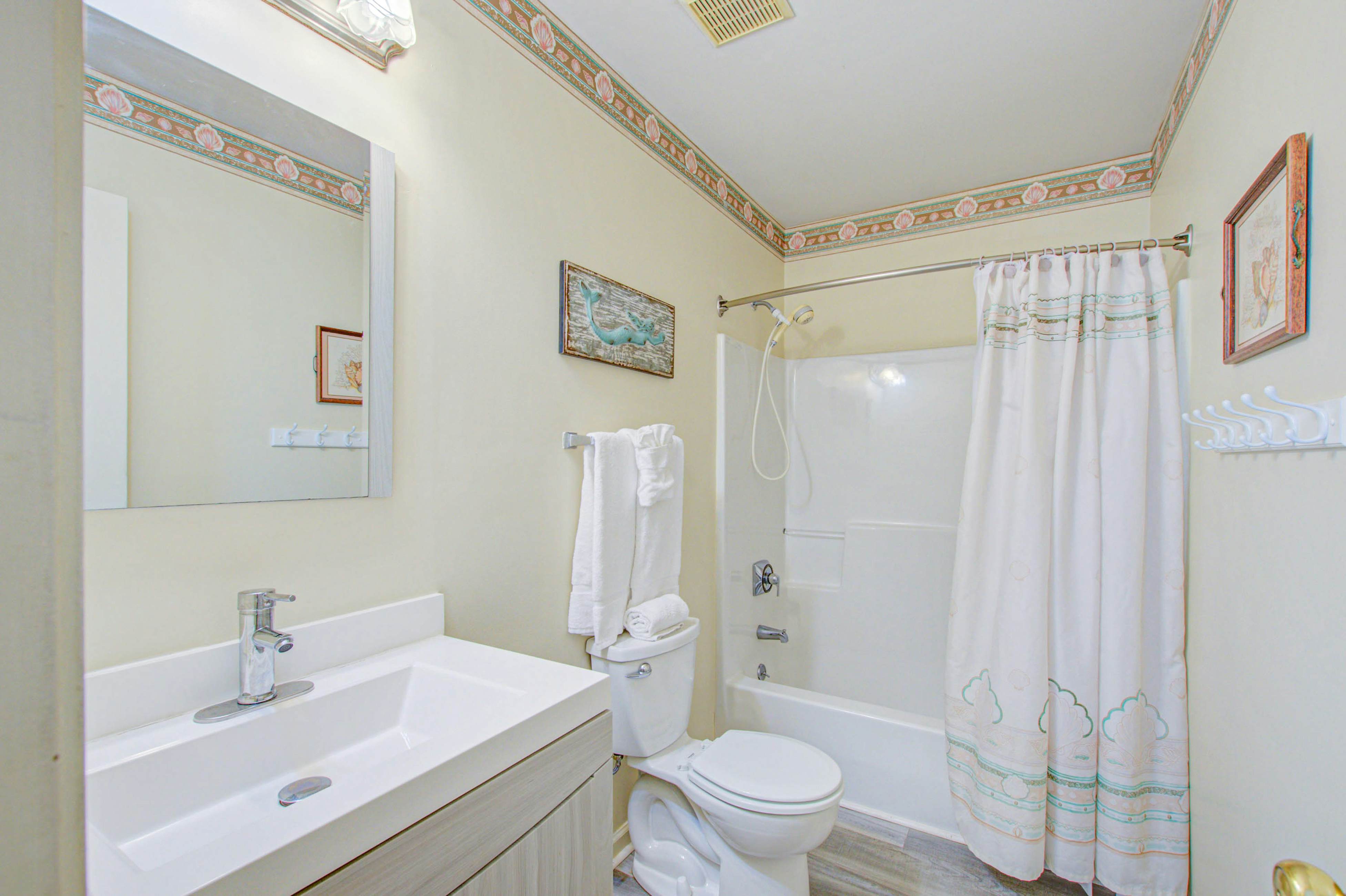 HB01 1 Anchors Away Oceanfront