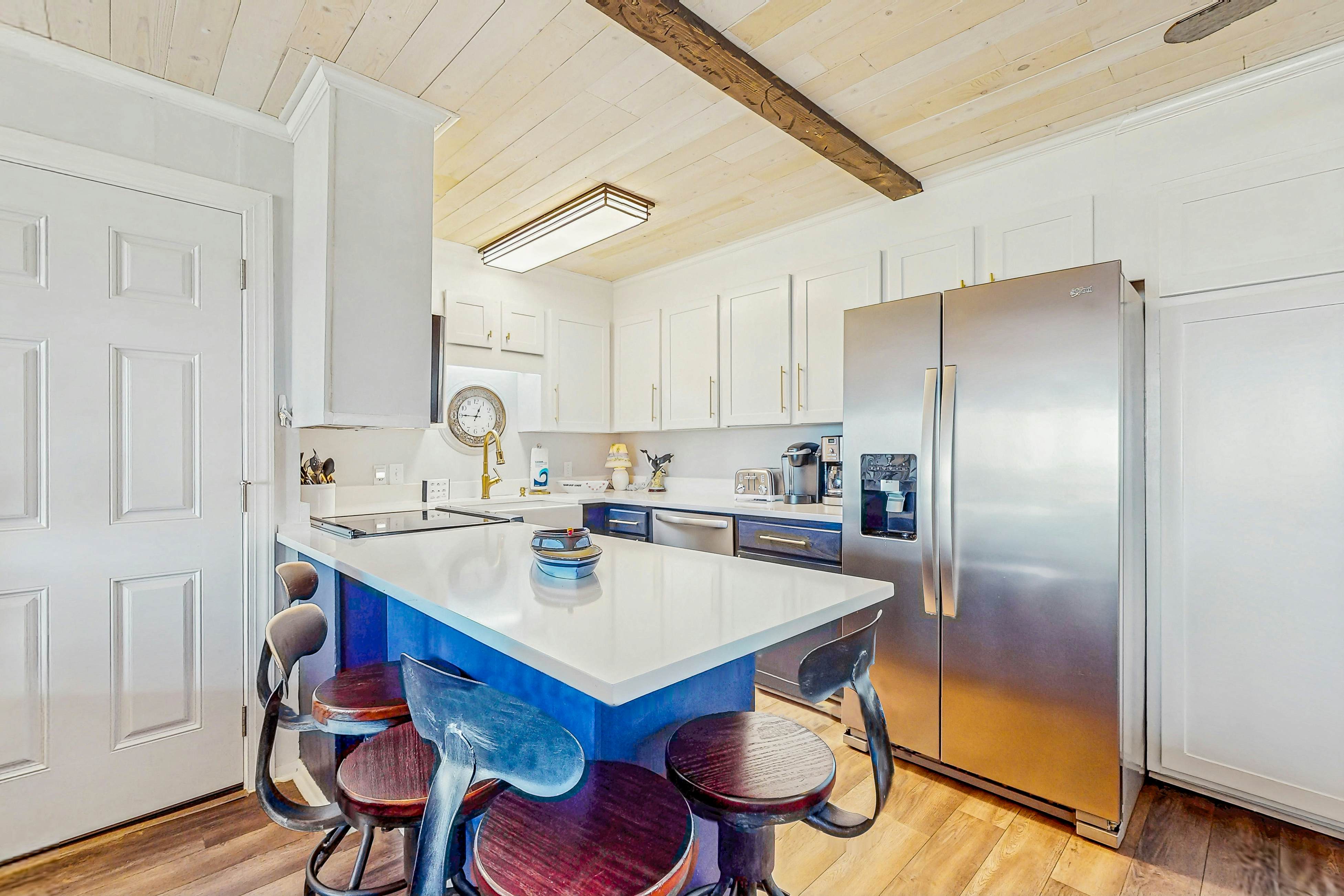 HB05a Silver Linings East