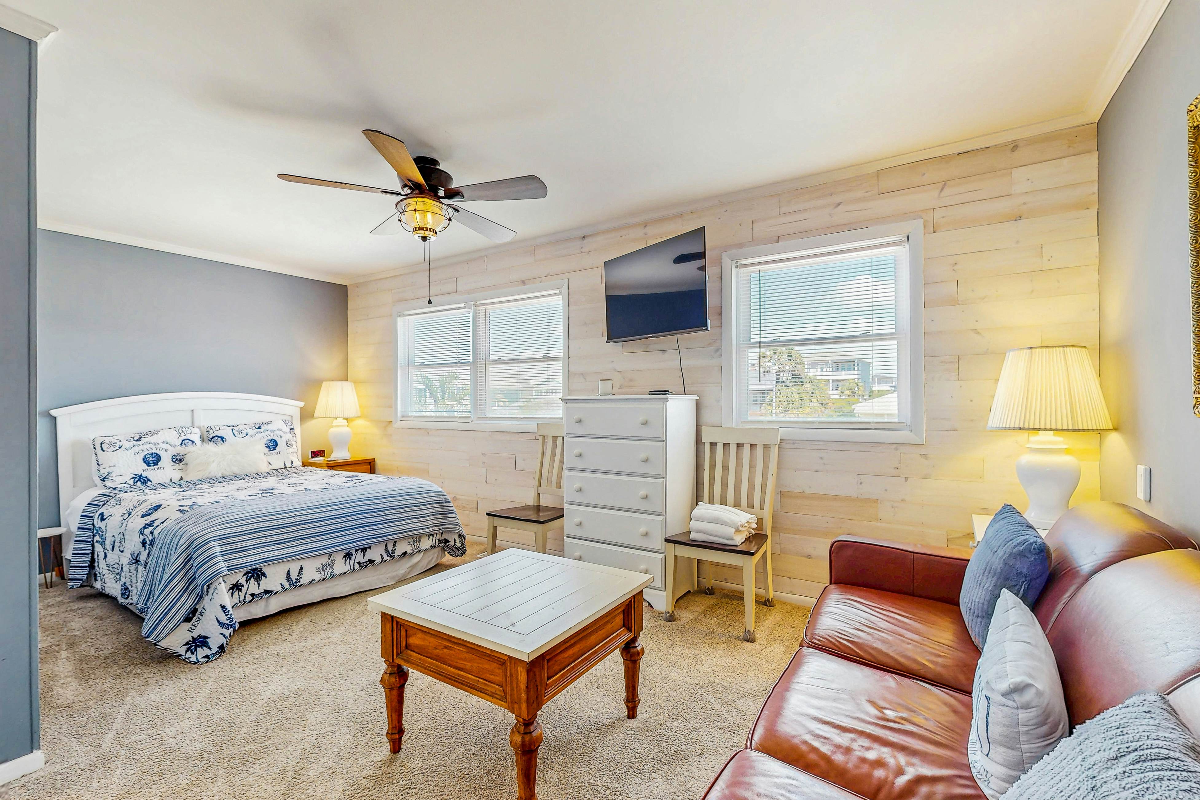 HB05a Silver Linings East