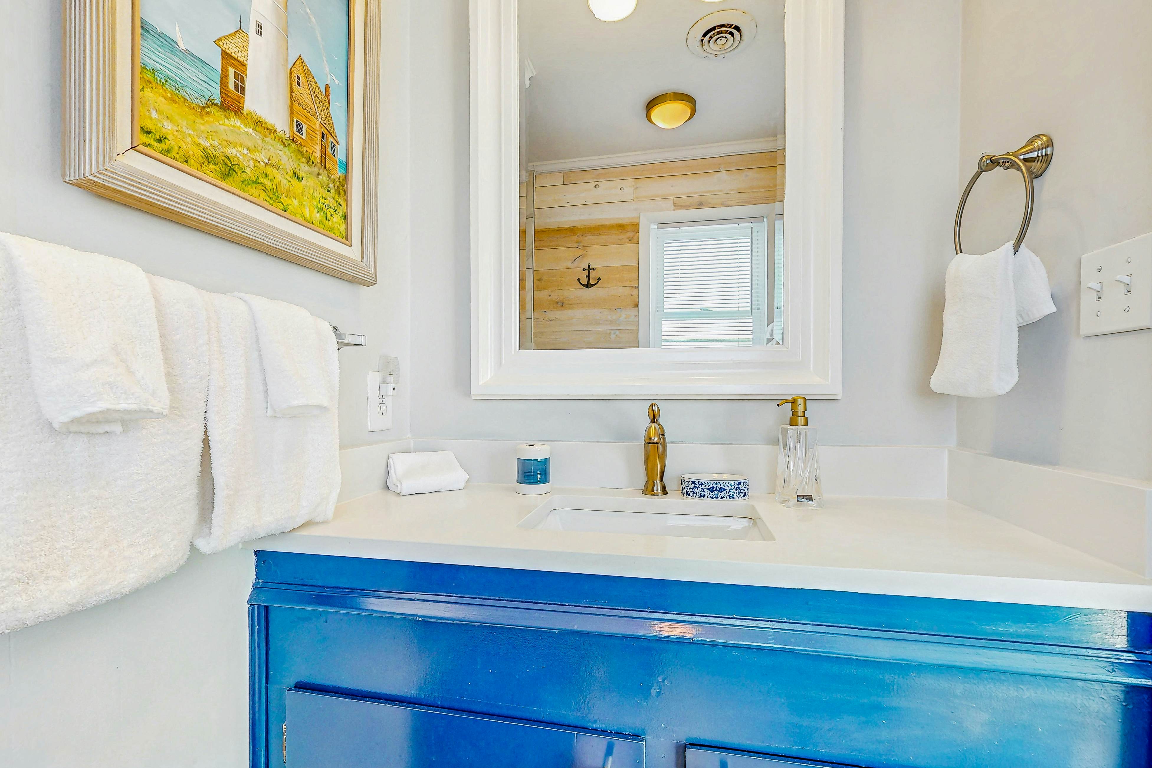 HB05a Silver Linings East