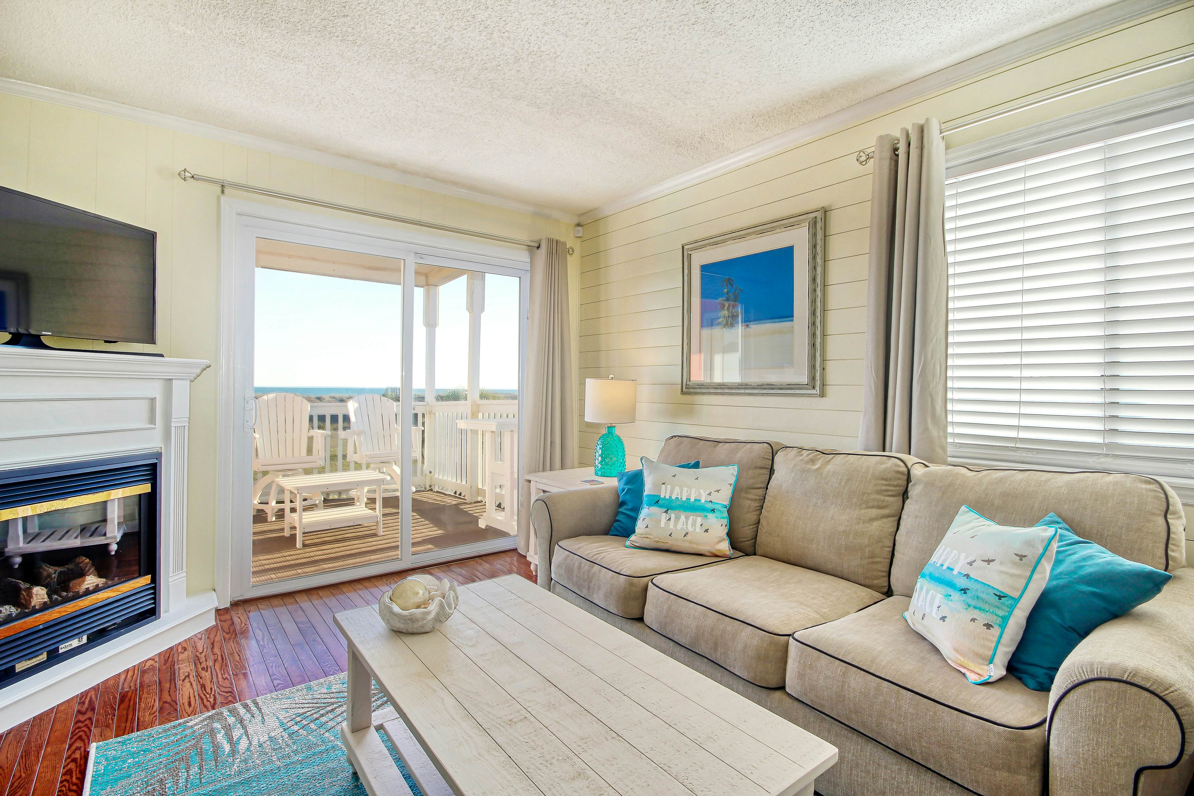 HB54 Captain's Villa 6-D Our White Pearl