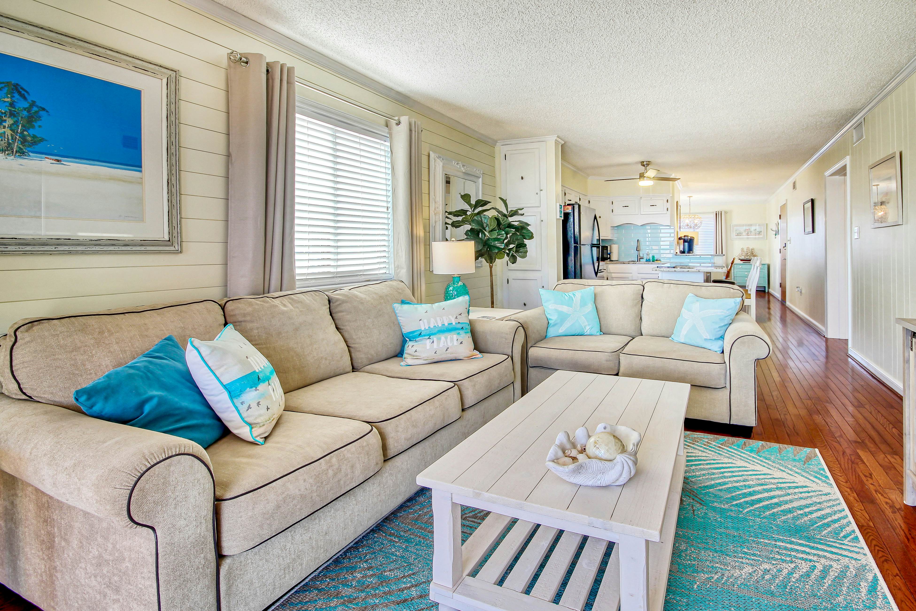 HB54 Captain's Villa 6-D Our White Pearl