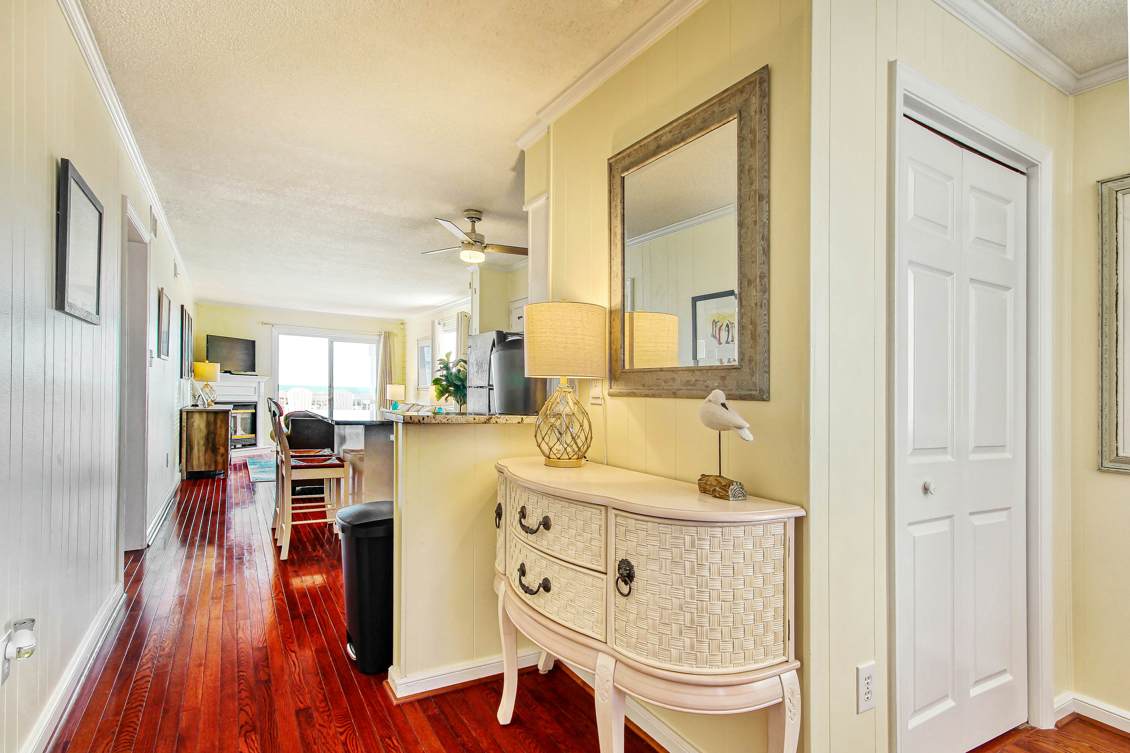 HB54 Captain's Villa 6-D Our White Pearl