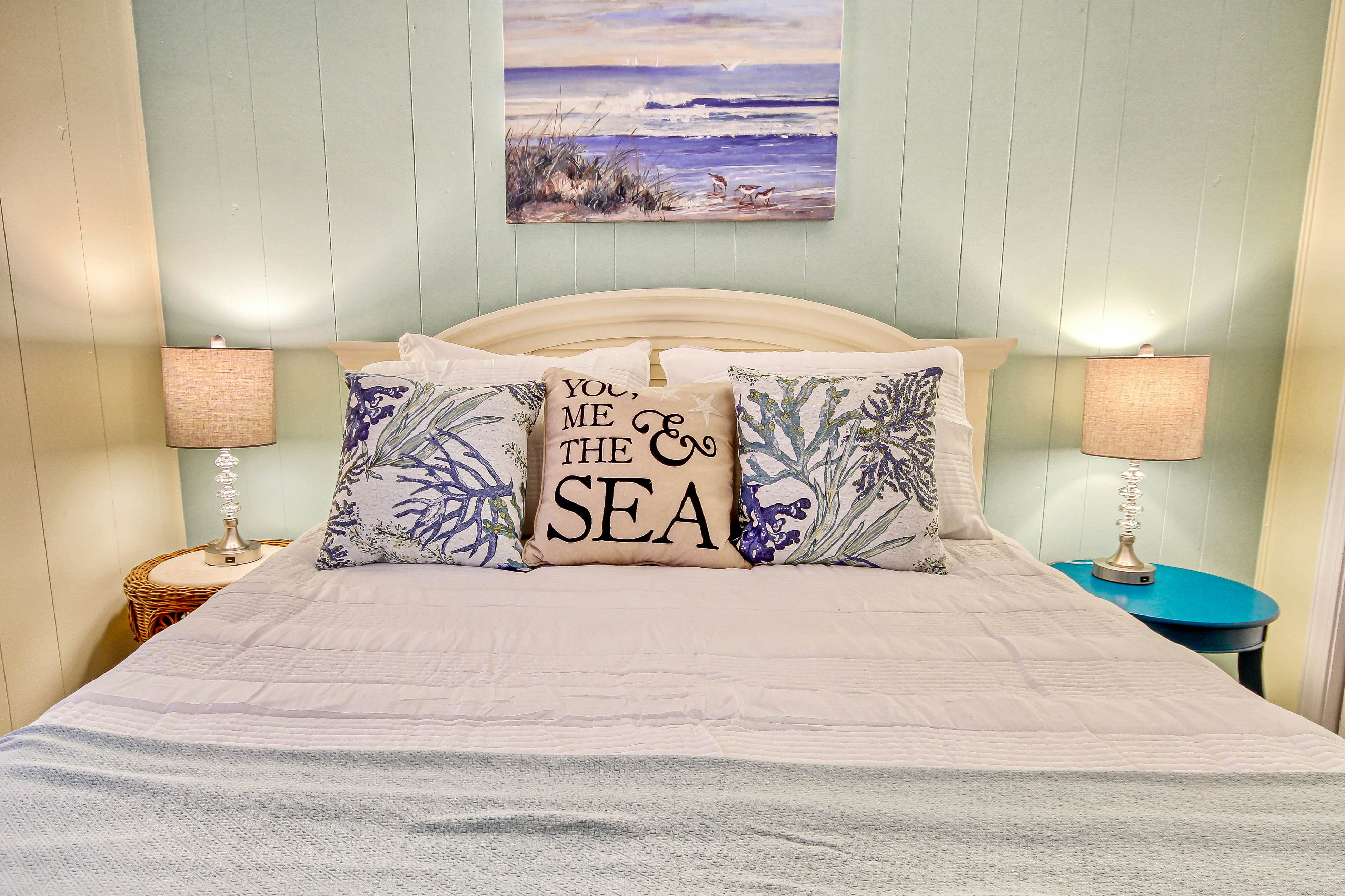 HB54 Captain's Villa 6-D Our White Pearl