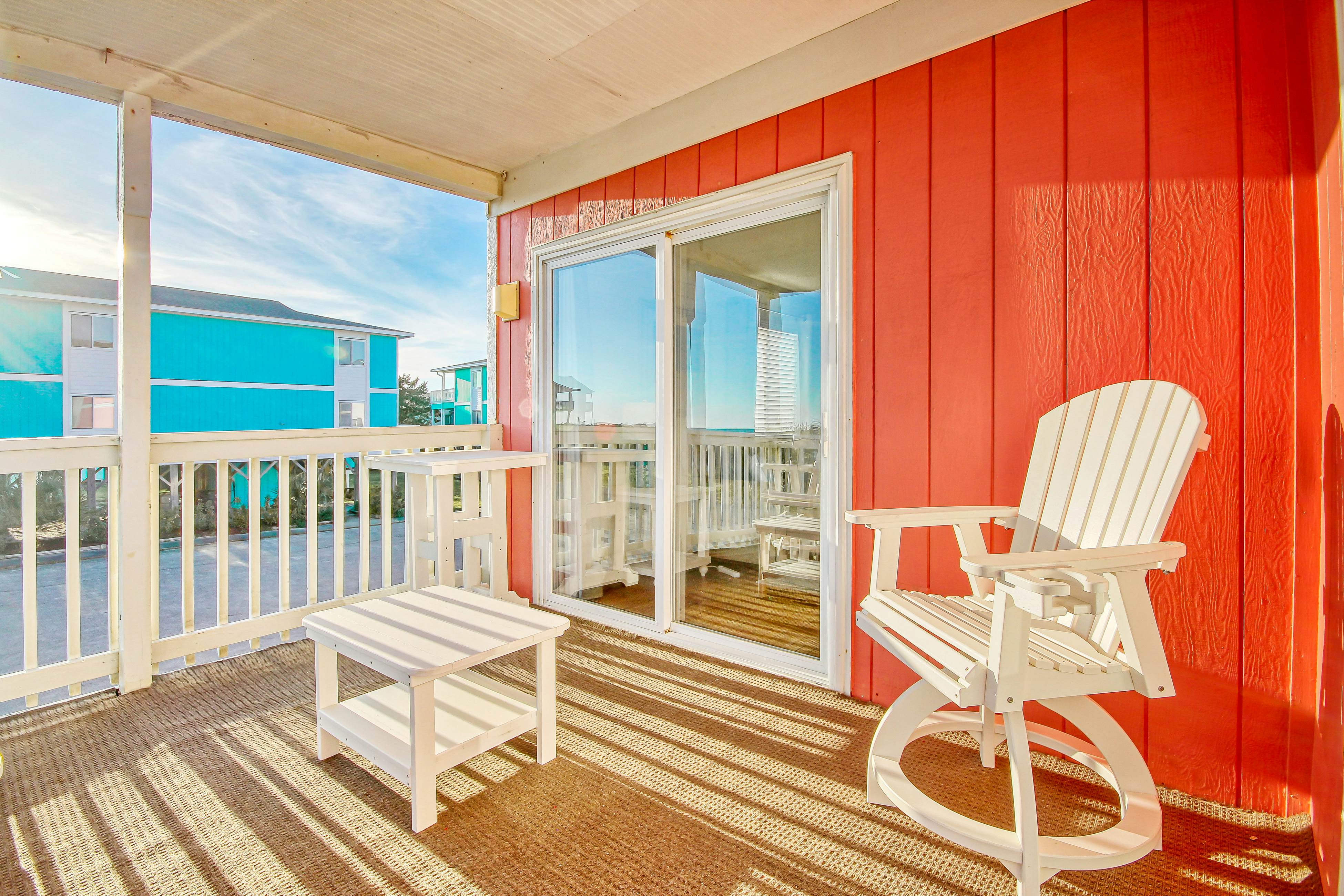 HB54 Captain's Villa 6-D Our White Pearl