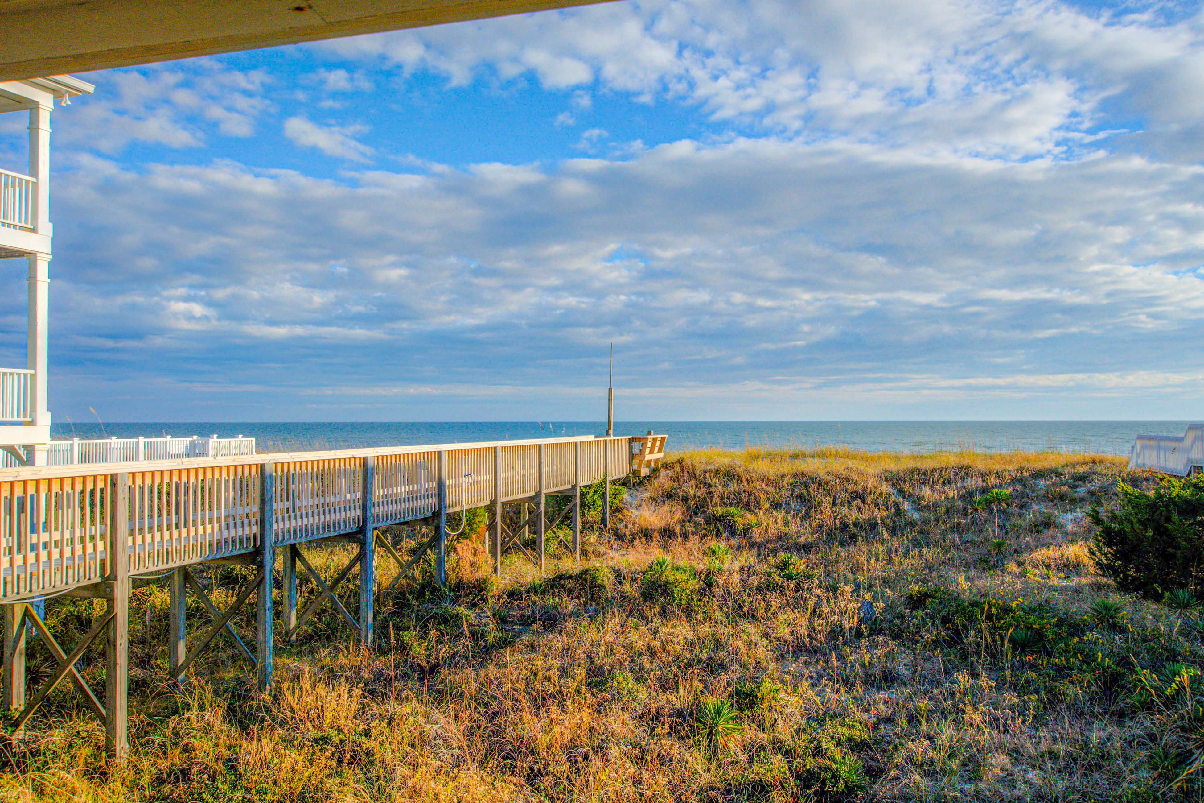 Bright, Beachfront Family Home w/Central AC, WiFi, Ping-Pong Table, W/D, Deck