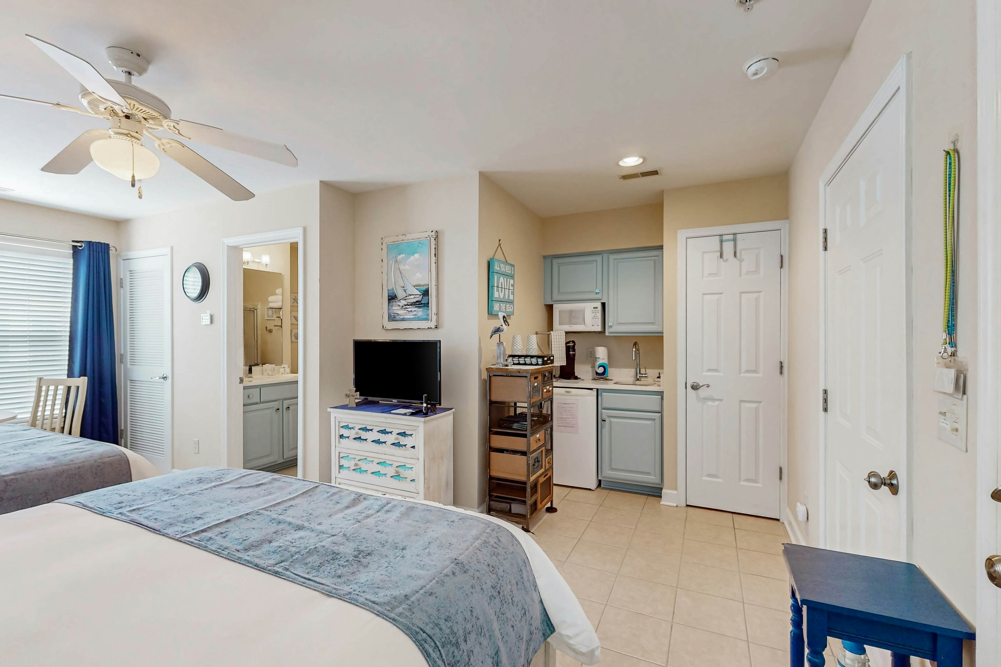 CAL18 Cozy in Calabash