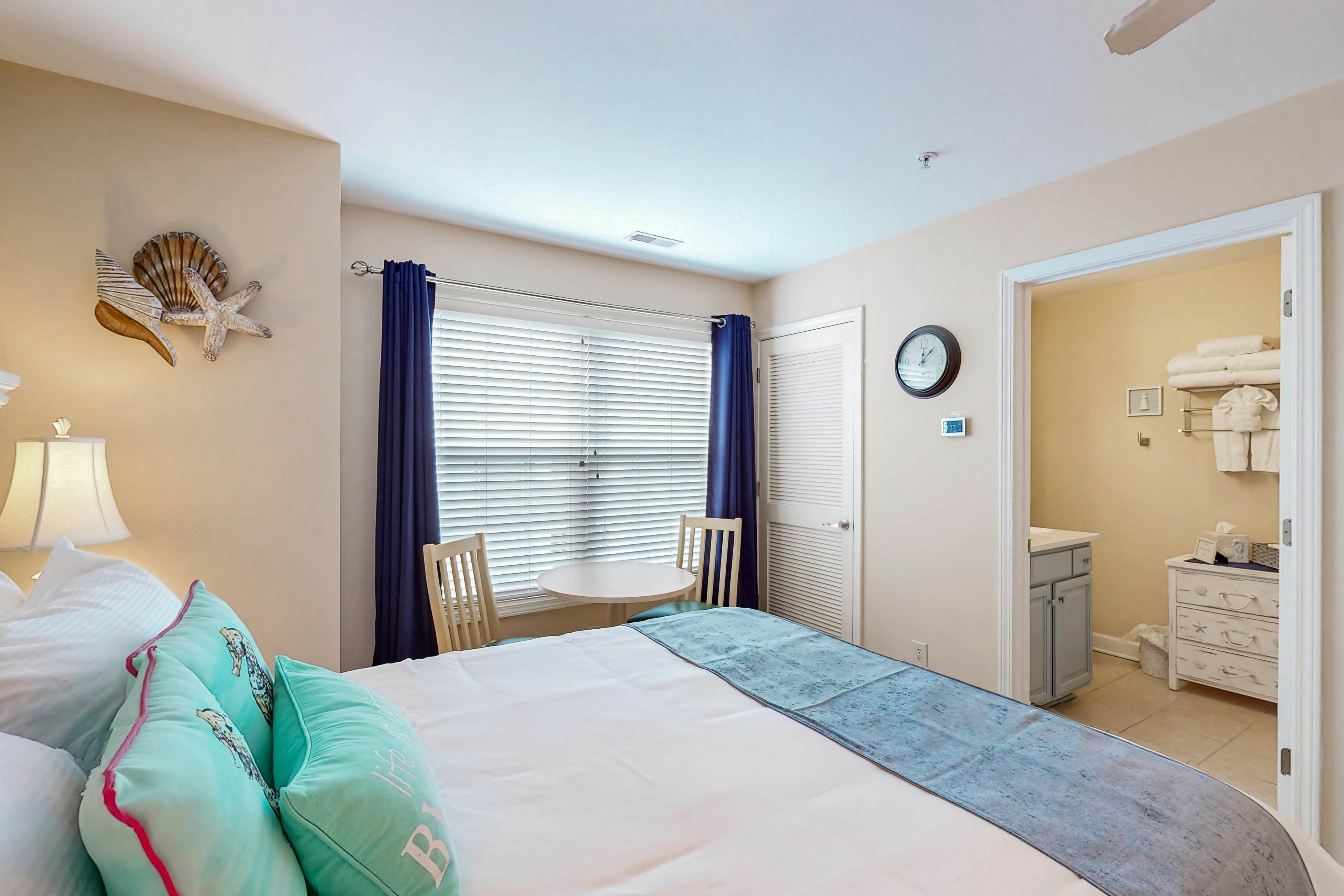 CAL18 Cozy in Calabash