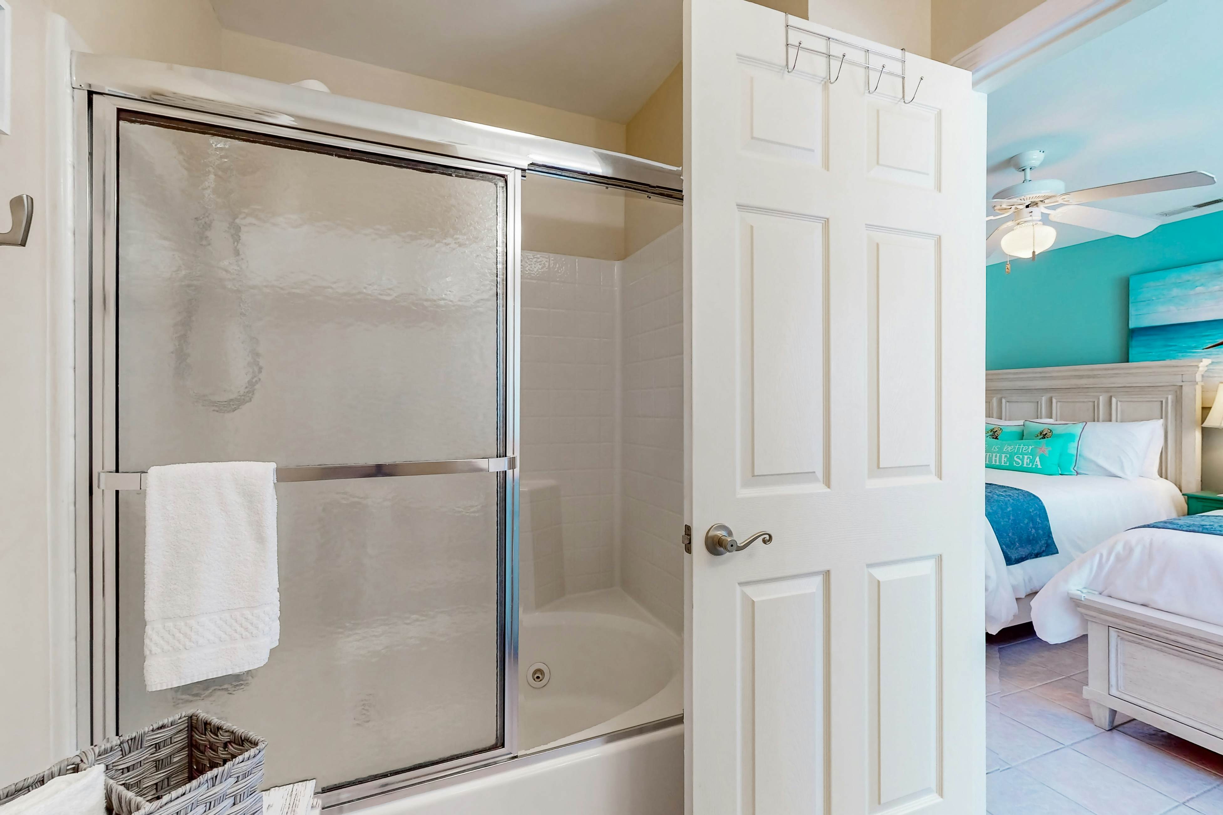 CAL18 Cozy in Calabash