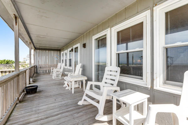 Fantastic Oceanfront Getaway w/ Patio, Deck, WiFi, Central AC, and Private W/D
