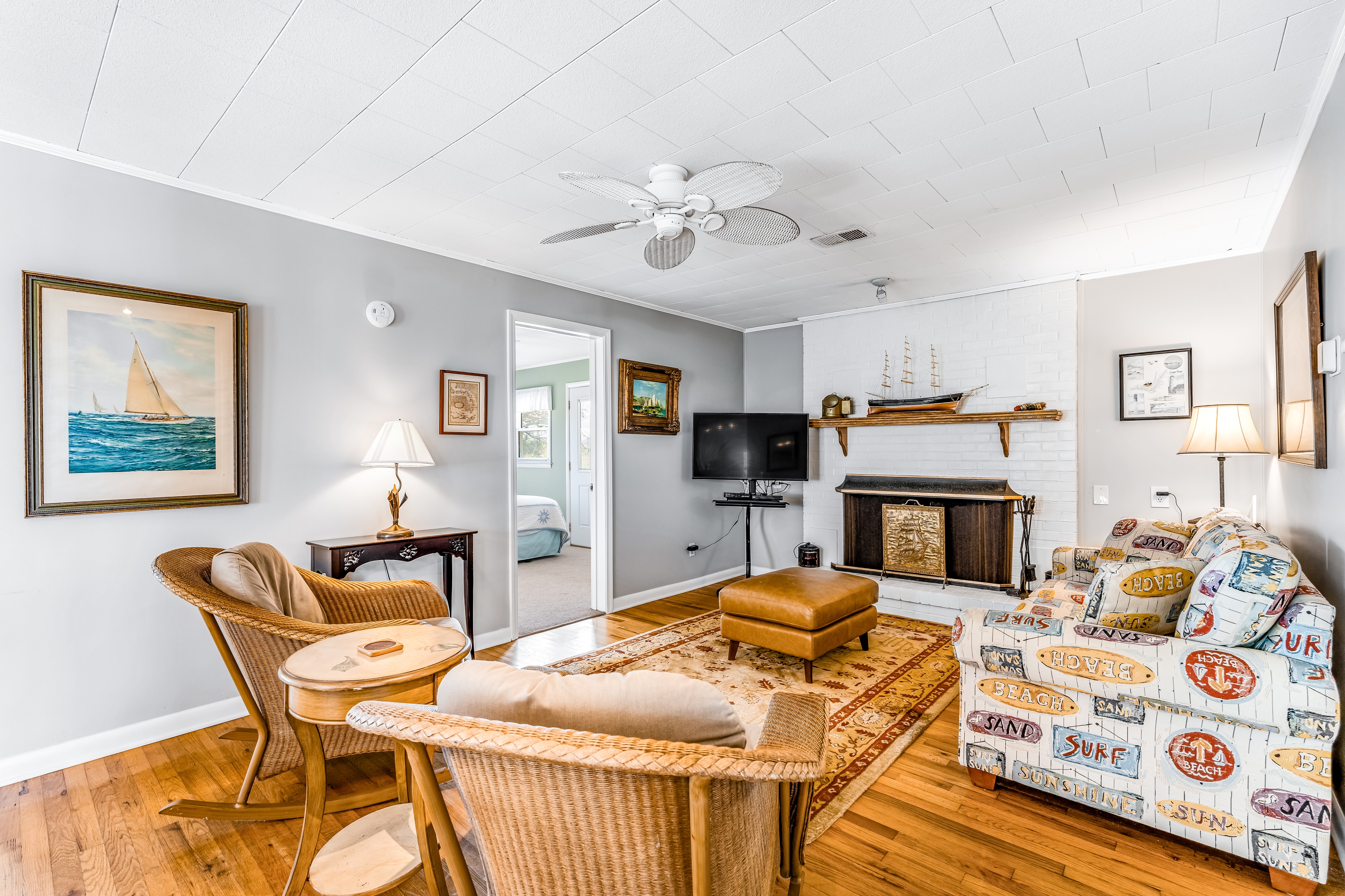 Beachfront home with WiFi, patio, central AC & private washer/dryer