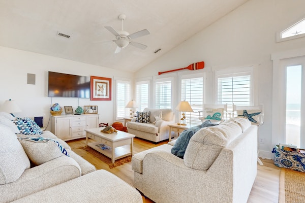 Oceanfront home with washer/dryer and private walkway to the beach