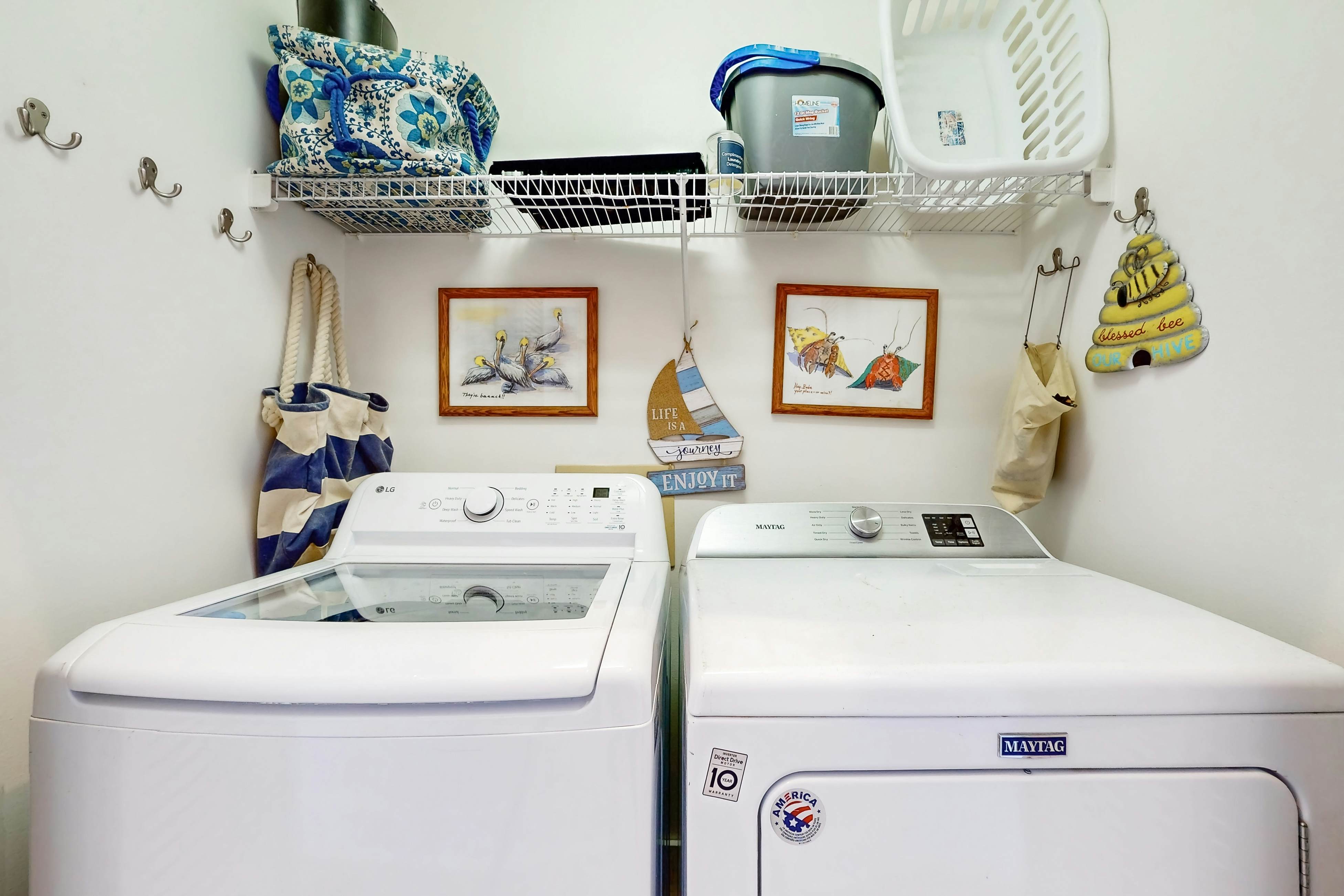 HB148 Queen B by the Sea