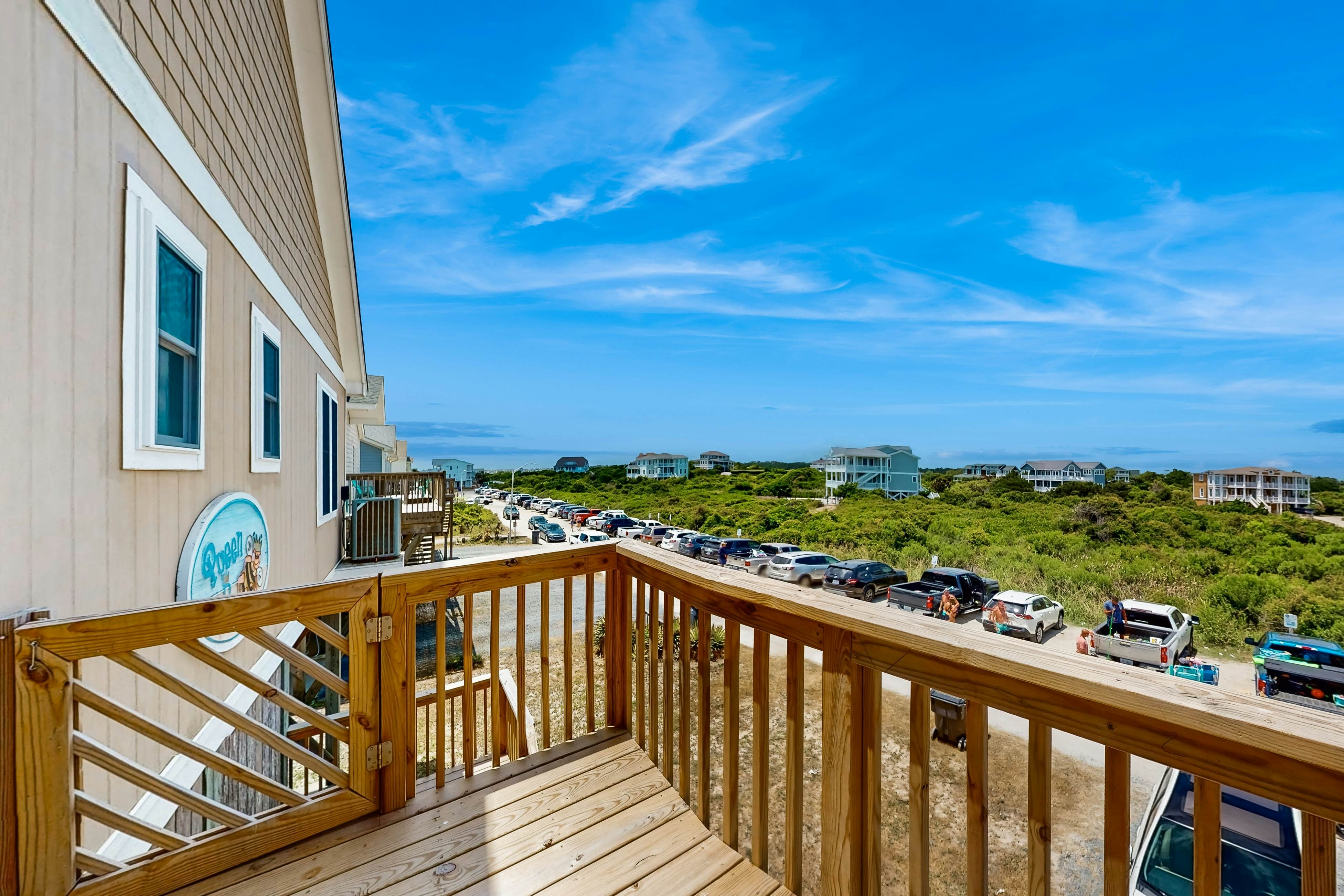 HB148 Queen B by the Sea