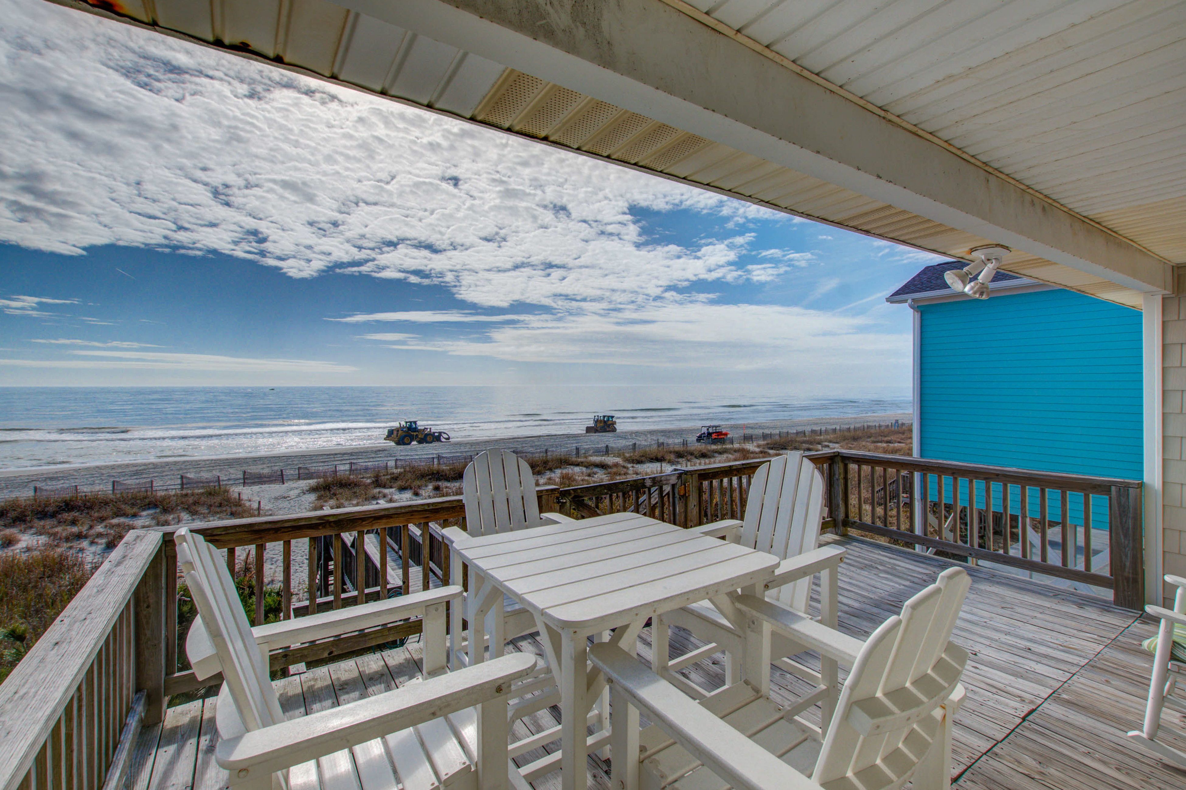 Oceanfront Alfresco Living - Private Walkway to Beach, WiFi & Washer/Dryer