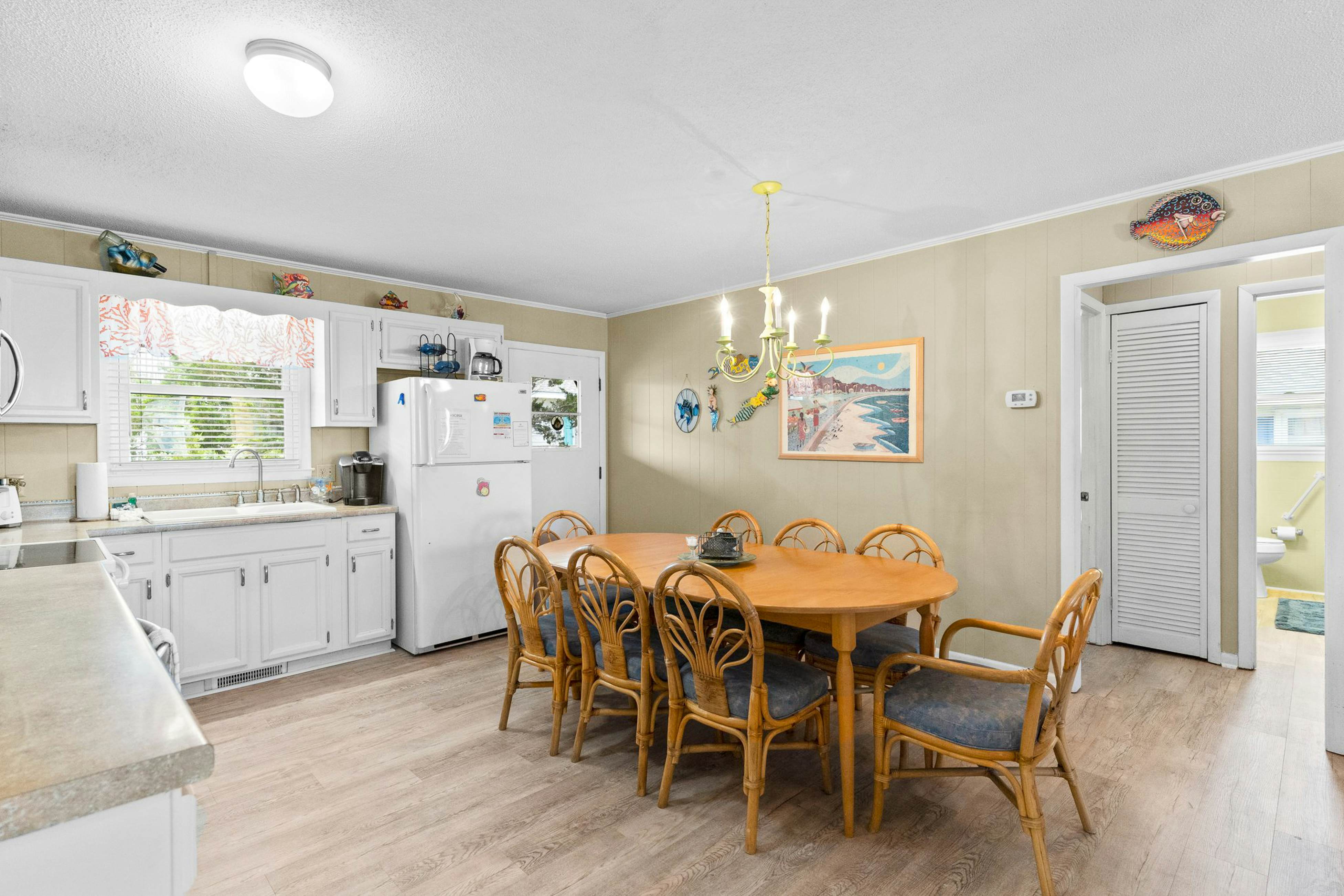 HB182 Sisters Of The Sea