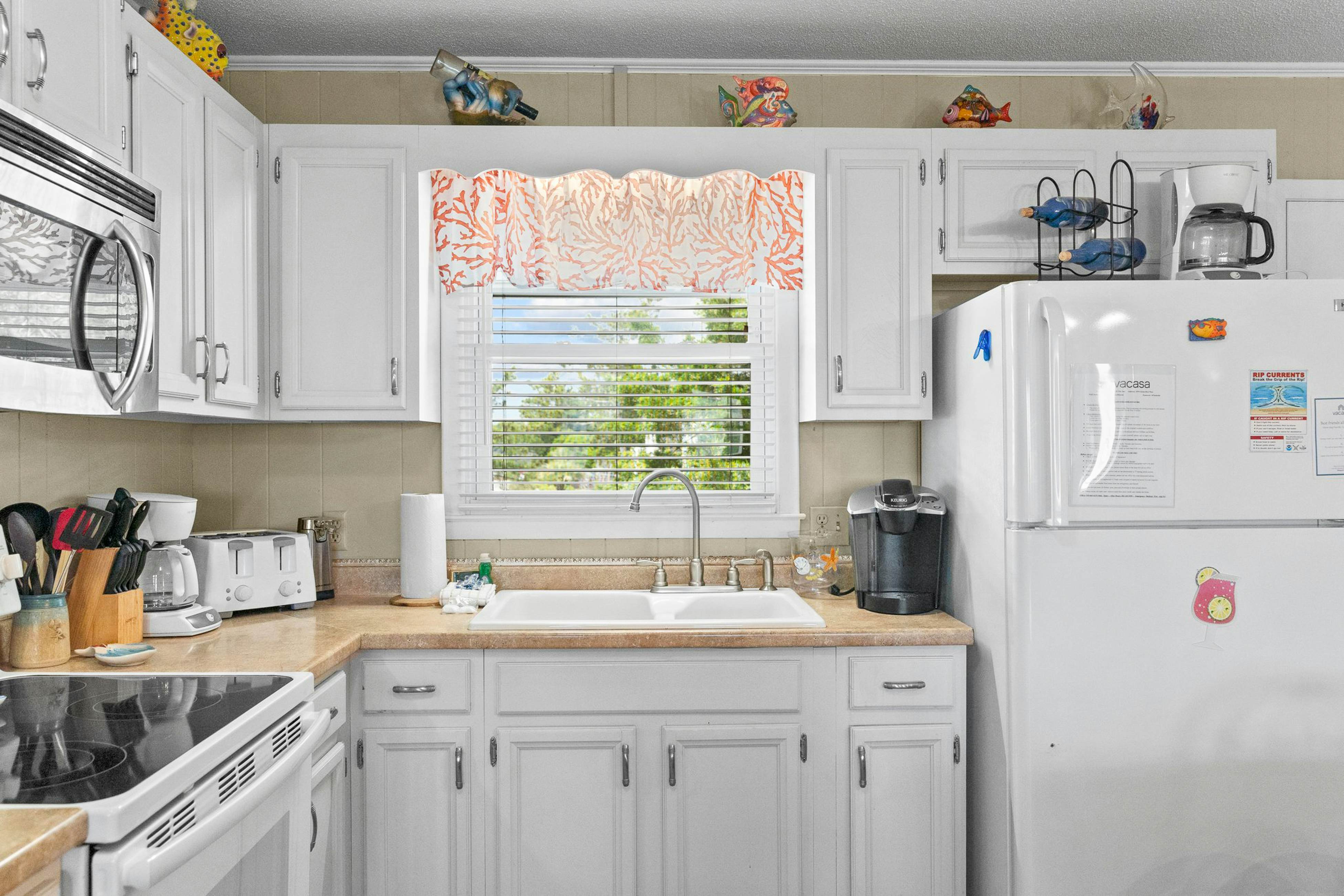 HB182 Sisters Of The Sea