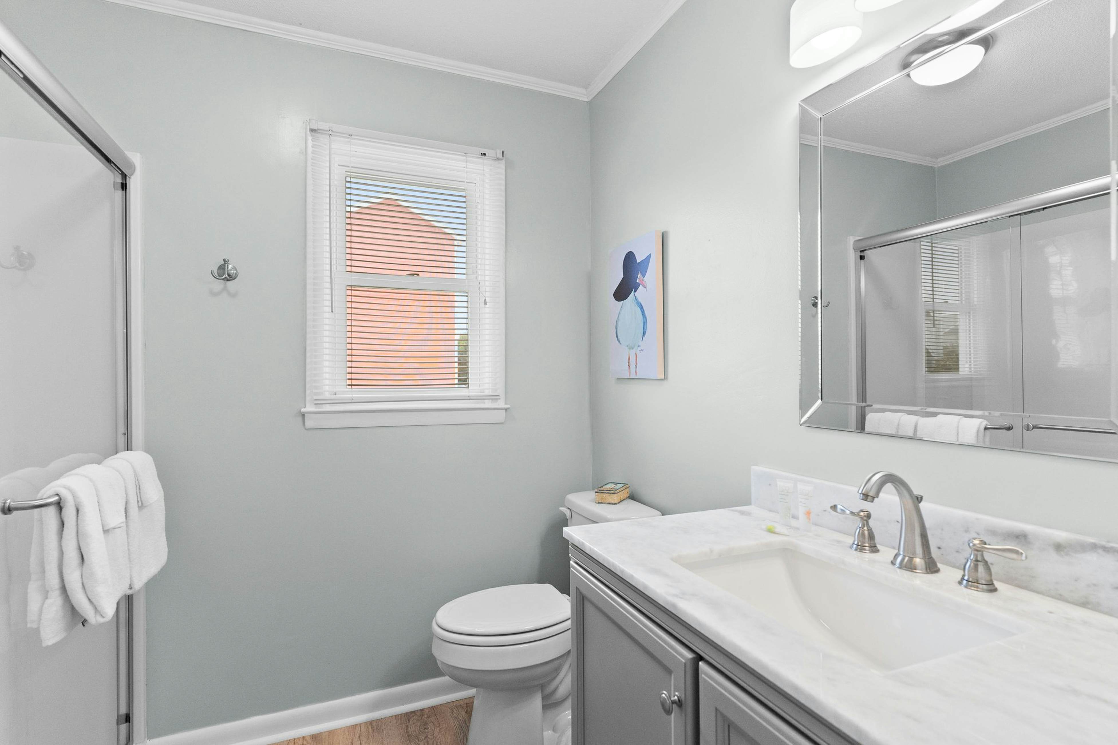 HB182 Sisters Of The Sea