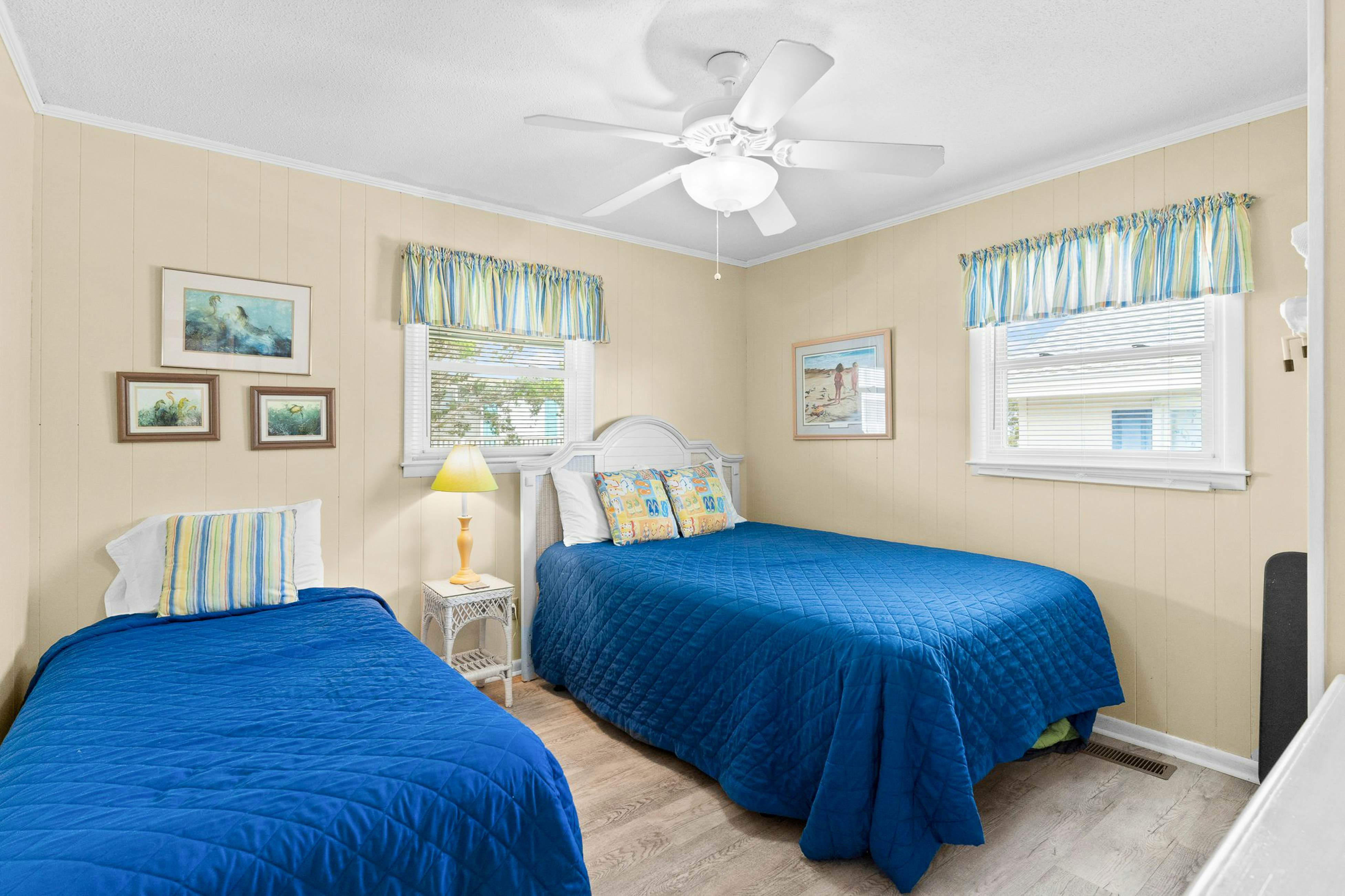 HB182 Sisters Of The Sea