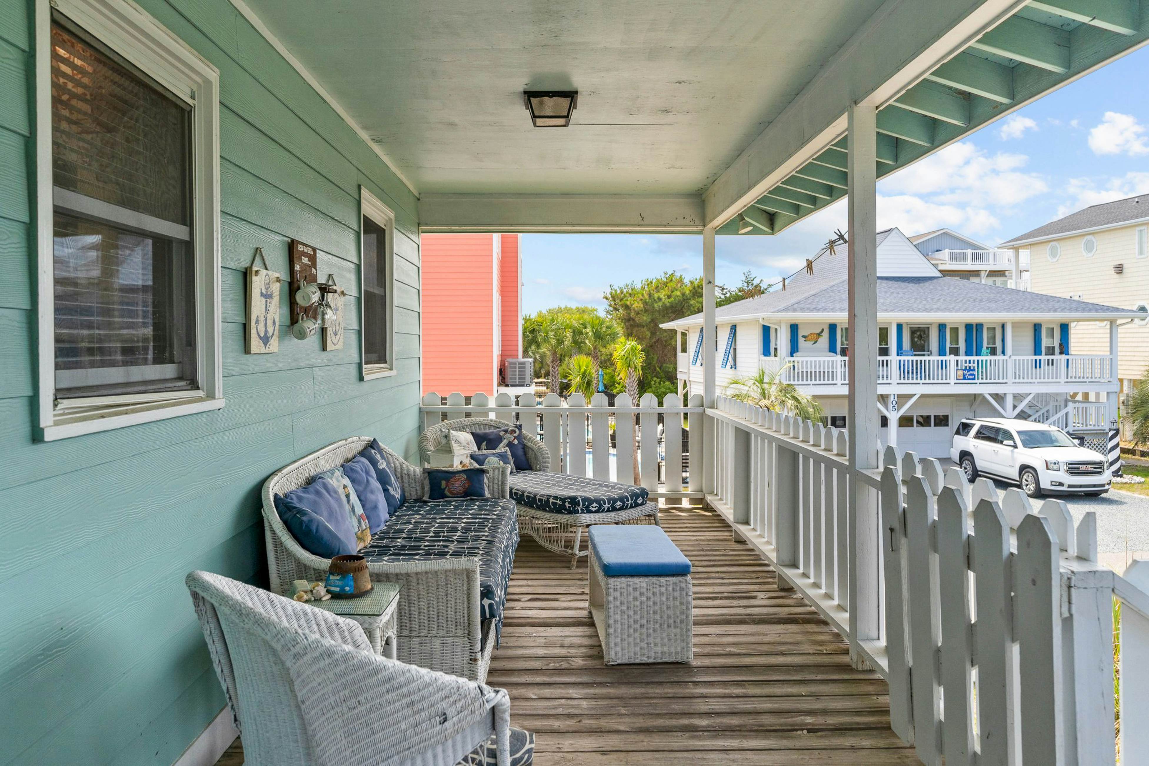 HB182 Sisters Of The Sea