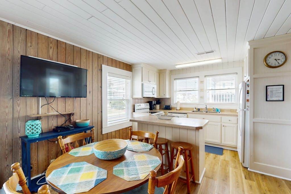 Oceanfront Home with Dreamy Sundeck View, Walkway to Beach, Washer/Dryer & WiFi