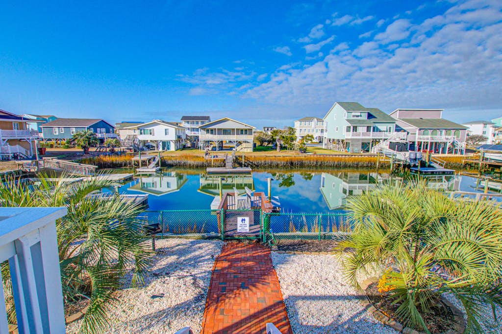 Waterfront home near the beach with sunrise view, dog-friendly