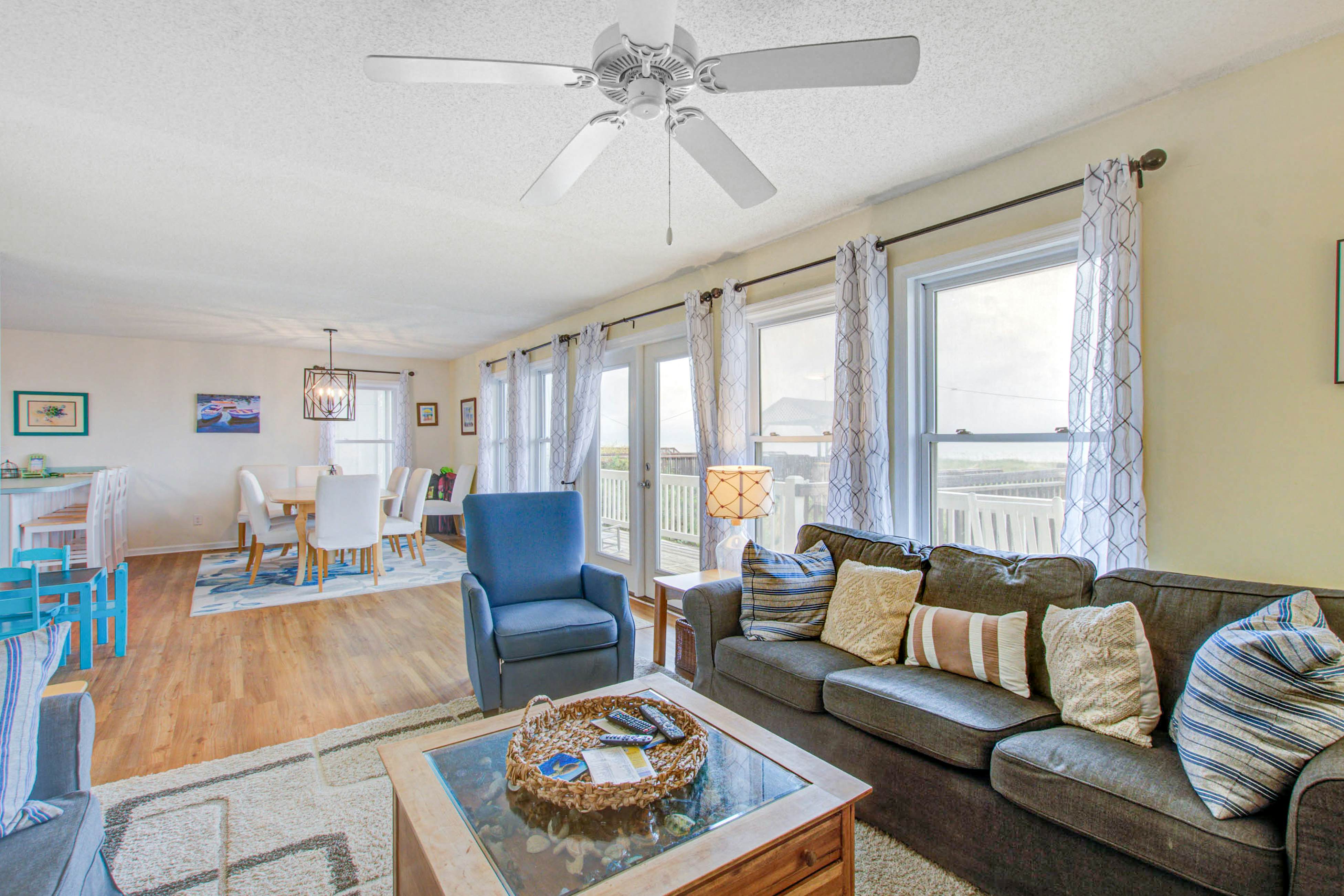 HB207  Turtle Landing