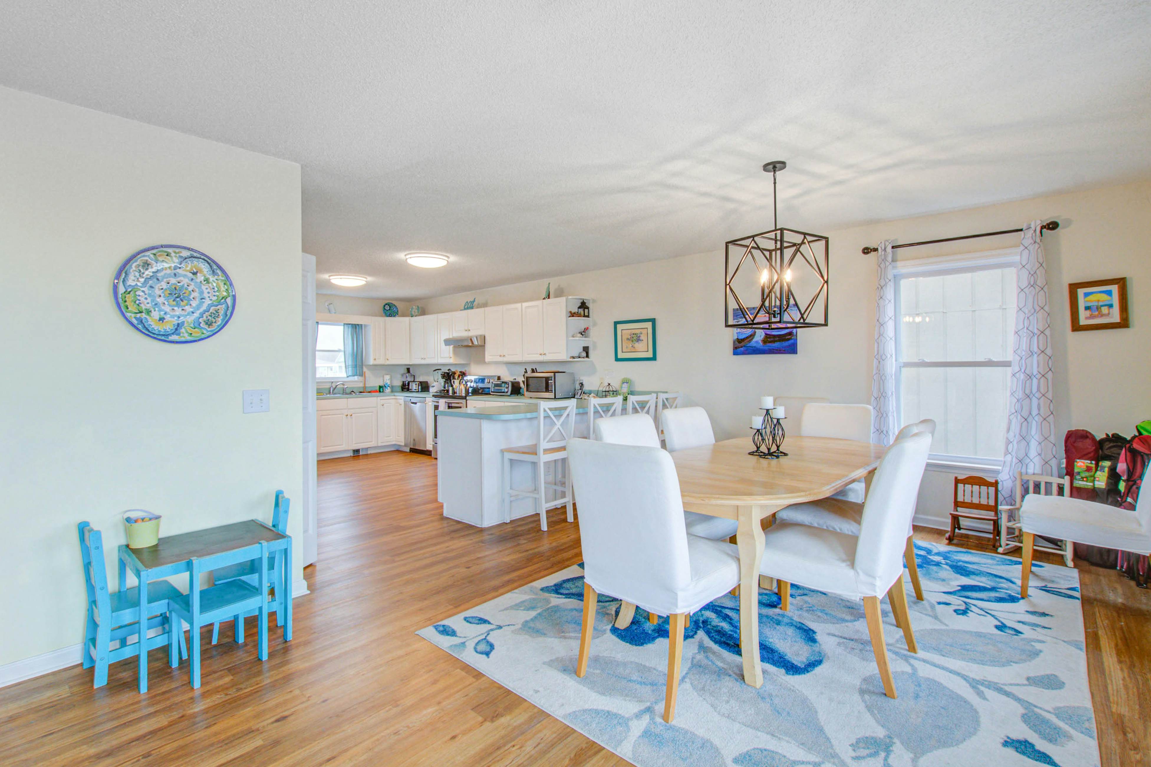 HB207  Turtle Landing