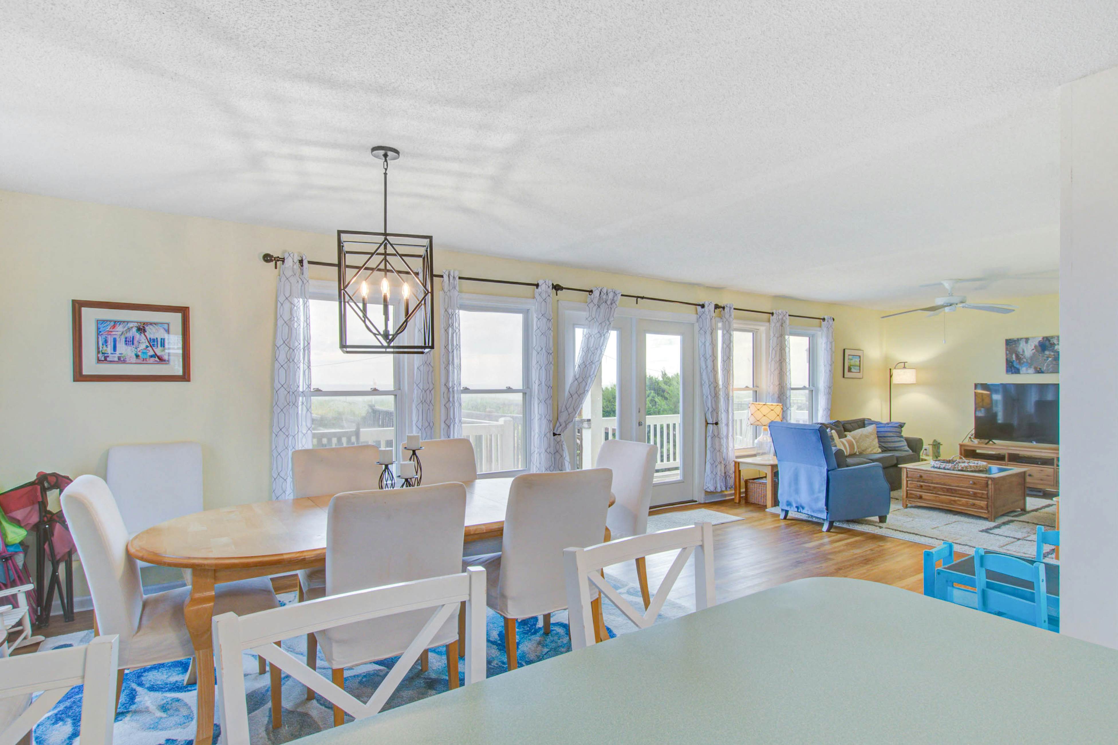 HB207  Turtle Landing