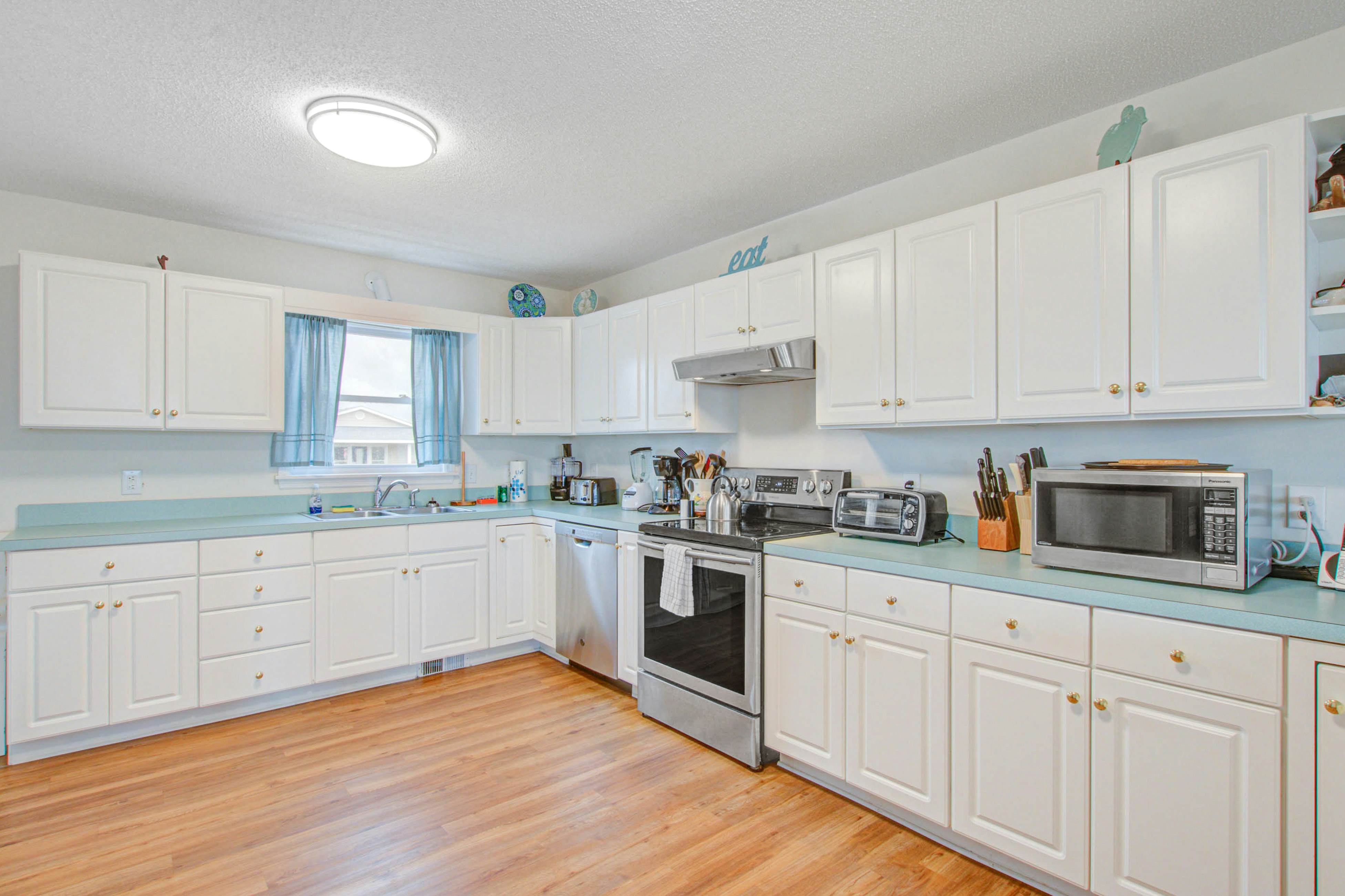 HB207  Turtle Landing