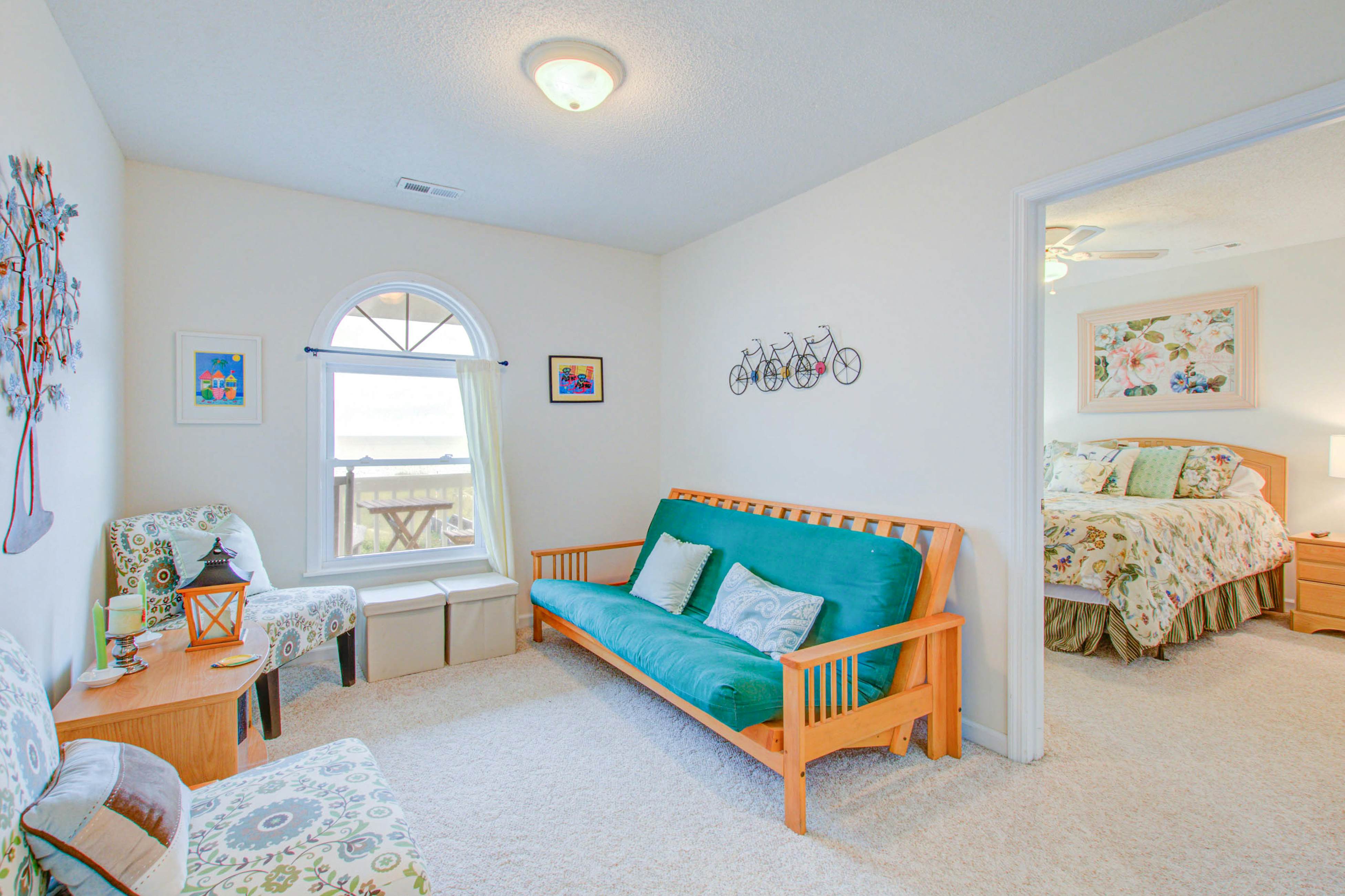 HB207  Turtle Landing