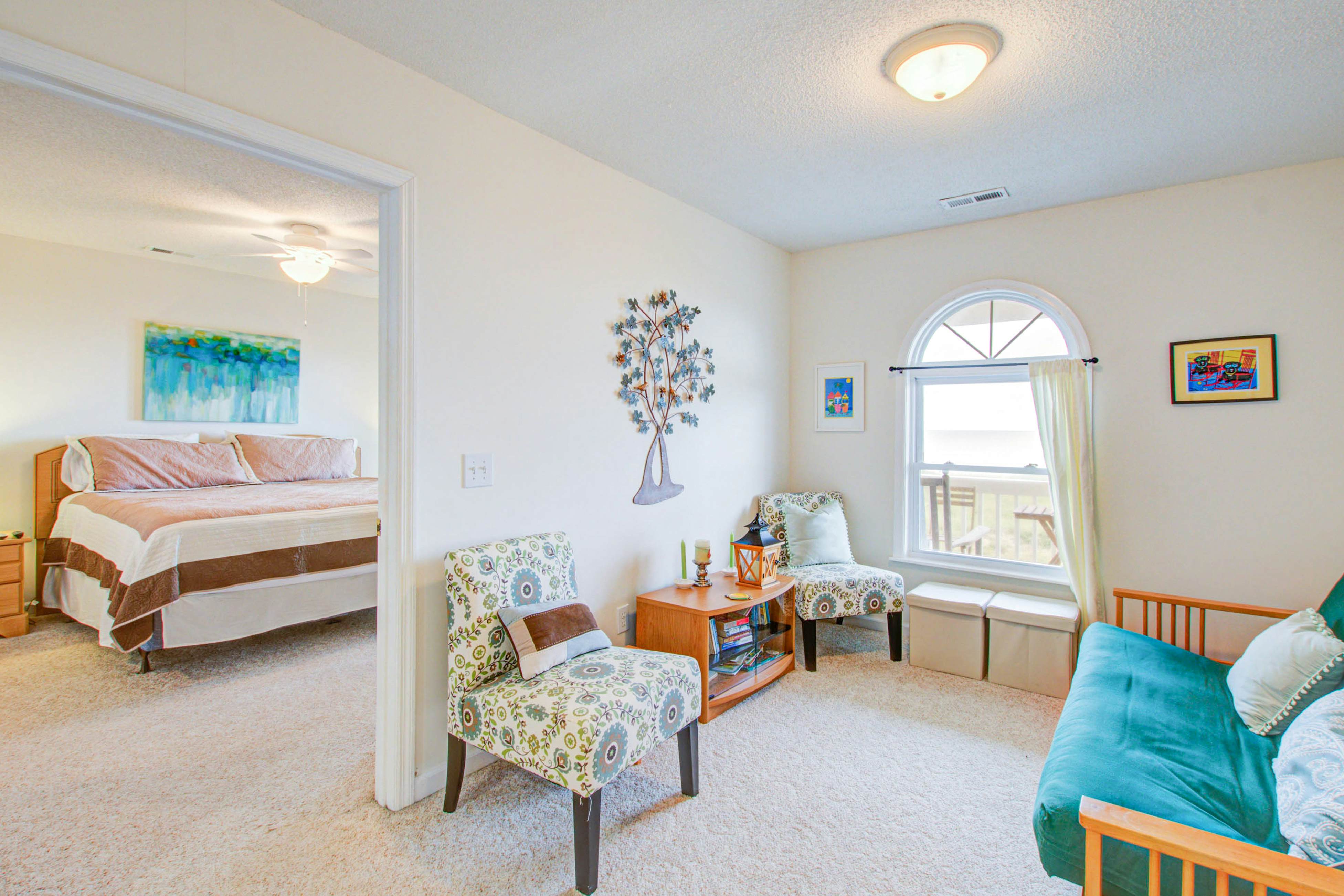 HB207  Turtle Landing