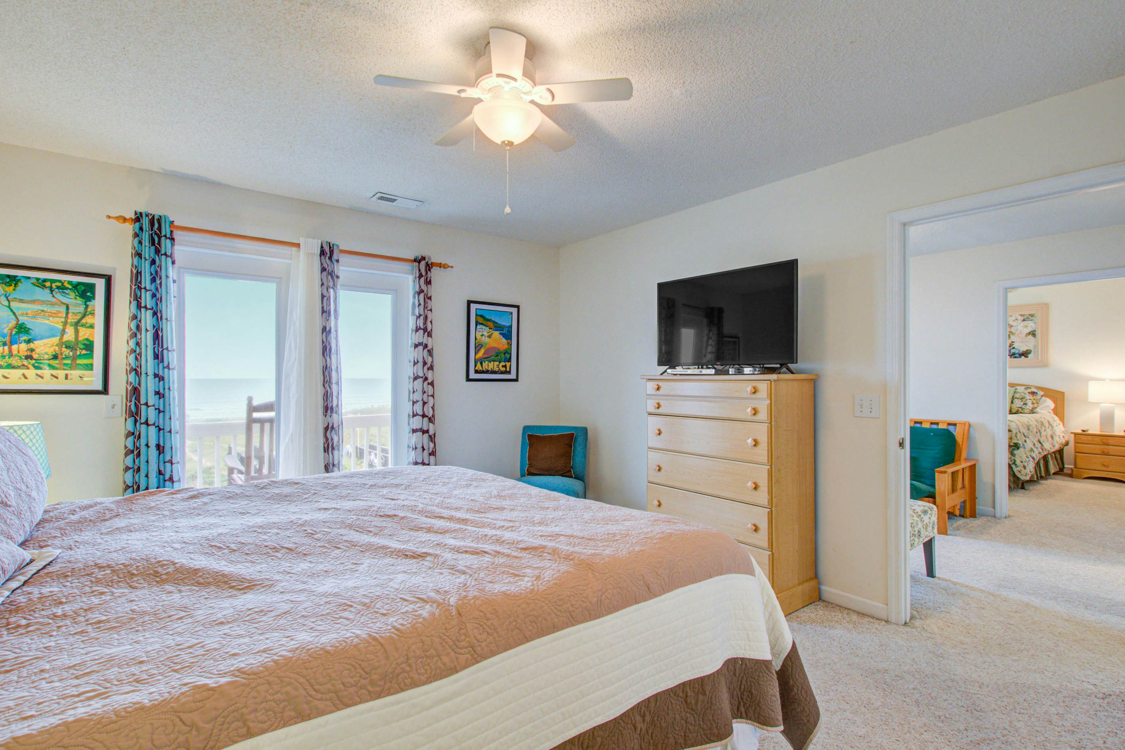 HB207  Turtle Landing